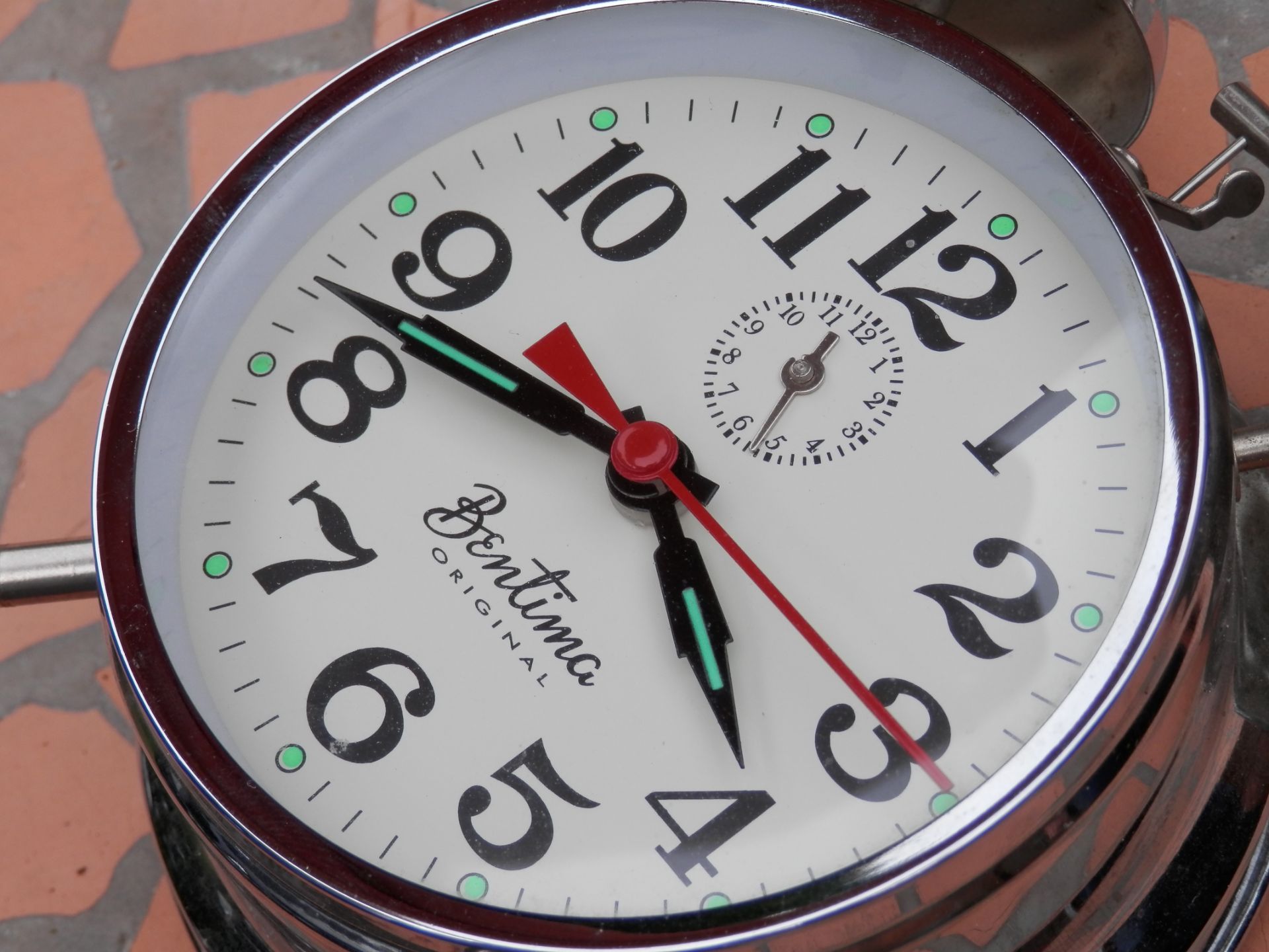 1980S NEW OLD STOCK BENTIMA METAL CASED ALARM CLOCK, HAND WIND MECHANICAL. FULLY WORKING. - Image 2 of 6