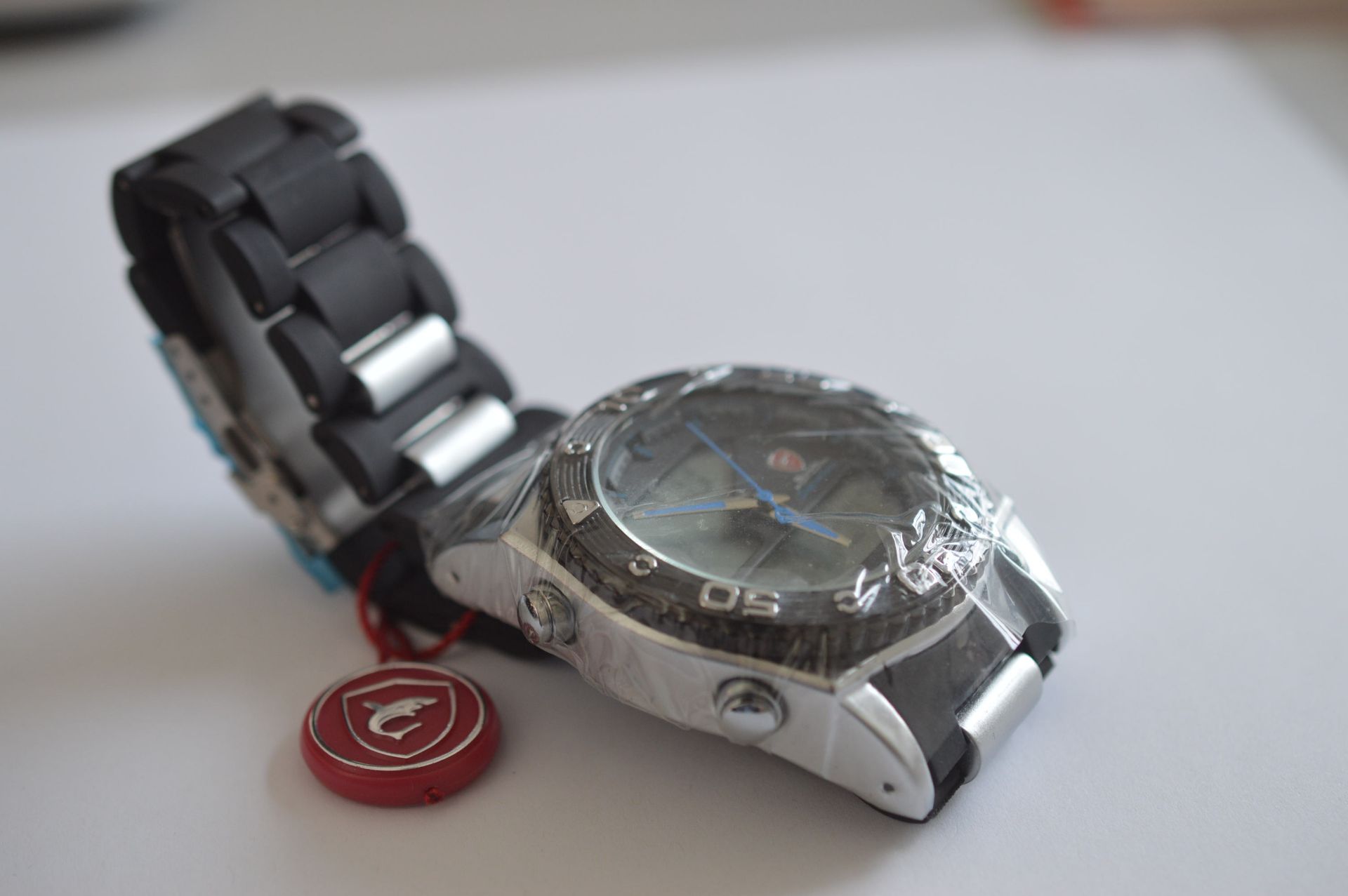 BRAND NEW IN BOX SHARK MENS DIGITAL / ANALOGUE WRIST WATCH - IN GOOD WORKING ORDER *NO VAT* - Image 6 of 8