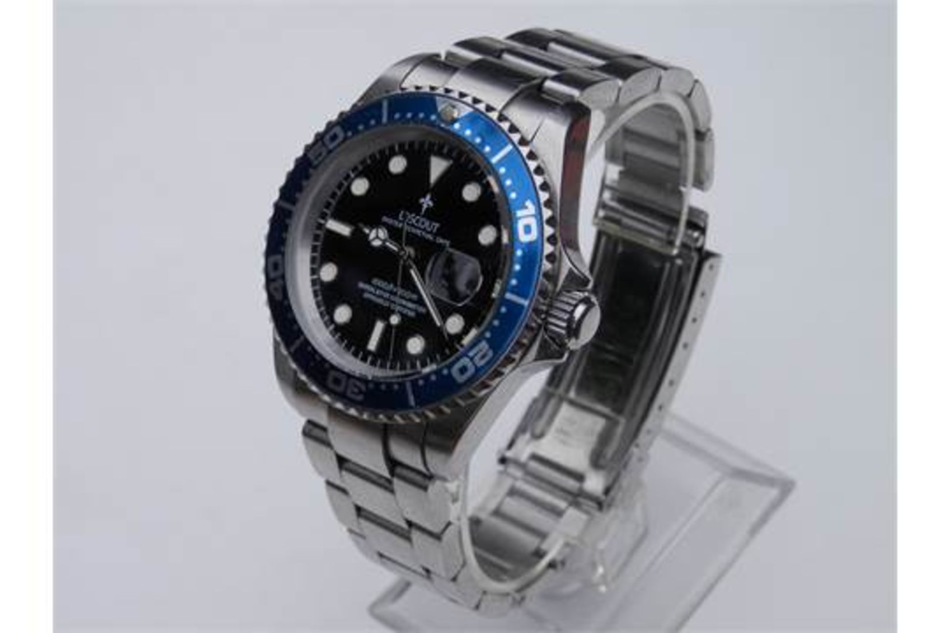 WORKING LE-SCOUT AUTOMATIC DATE WATCH, SCREW CROWN & REAR CASE. ROTATING BEZEL.