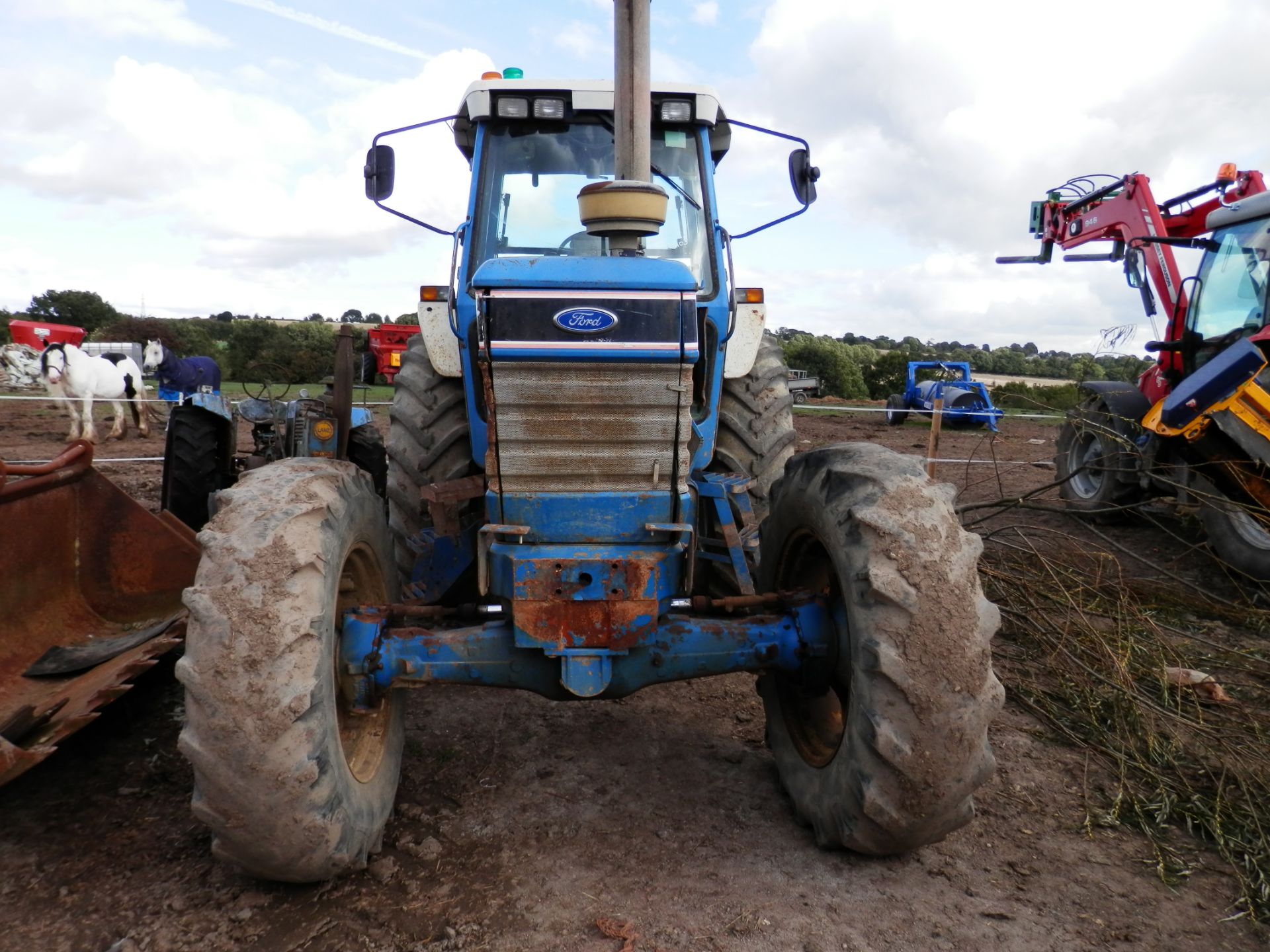 1990/H REG FORD 8210 DIESEL TRACTOR, RUNNING & WORKING. 9409 WORKING HOURS. - Image 3 of 12