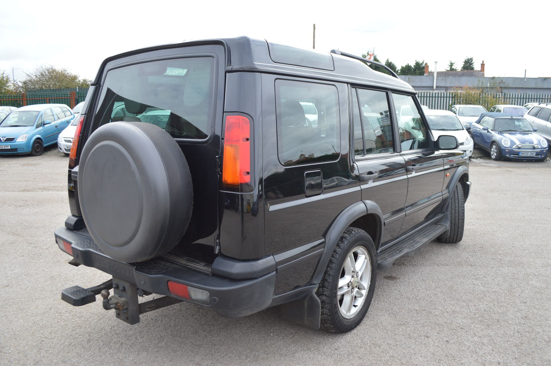 2004/04 REG LAND ROVER DISCOVERY BLACK LANDMARK TD5 7 SEATER - SERVICE HISTORY PRESENT - Image 6 of 32