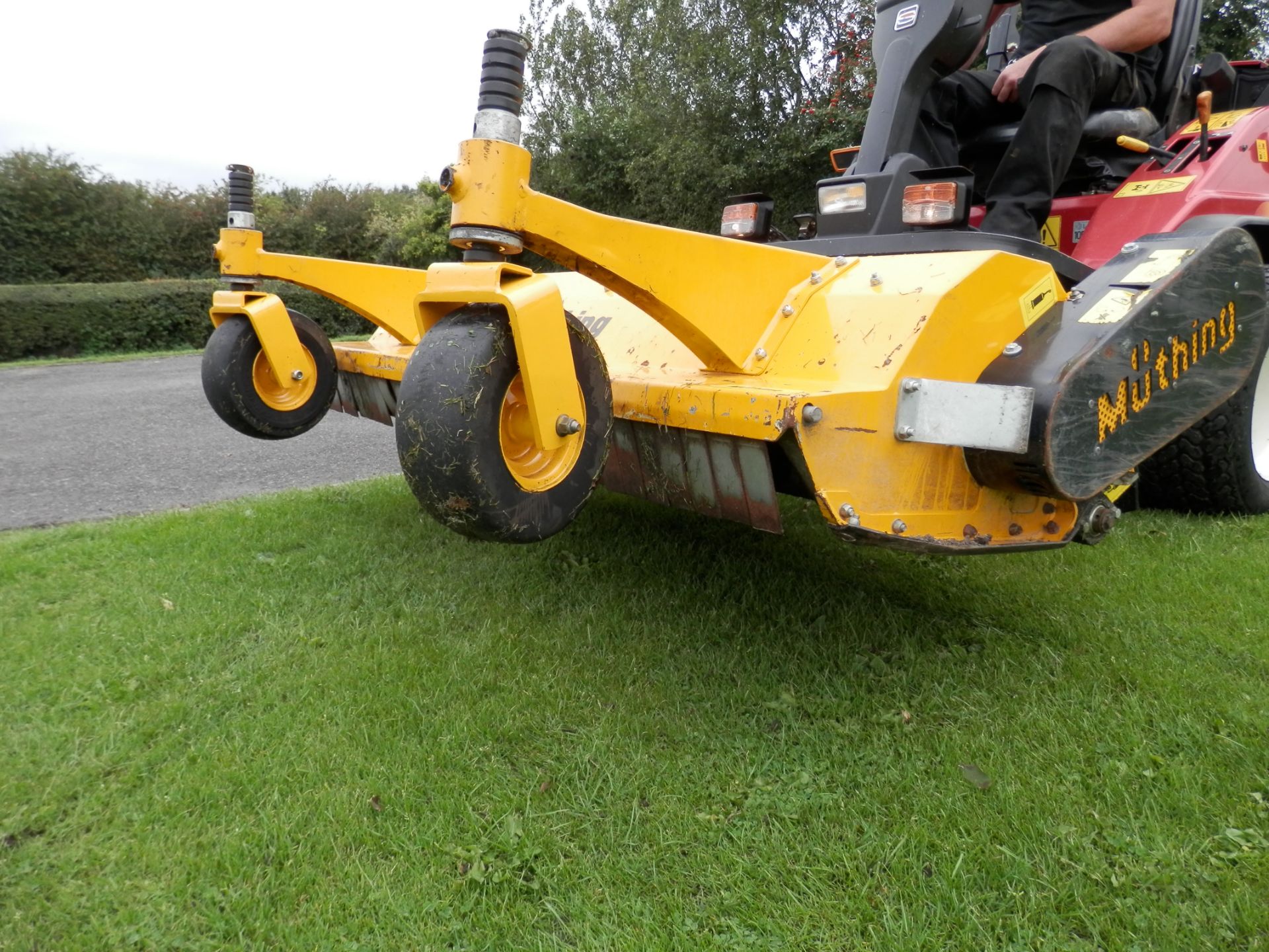 2009 SHIBAURA CM374 GREEN SPECIAL TRACTOR WITH MUTHING 5 FOOT FLAIL DECK, ALL WORKING. - Image 14 of 16