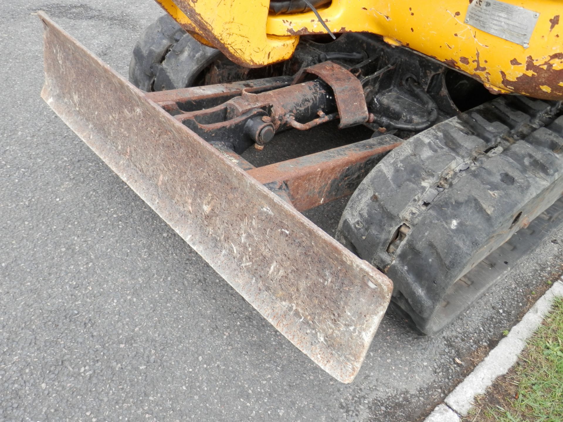 JCB 8014 CTS TRACKED MINI DIGGER, ALL WORKING INCLUDING BUCKET.INTERNAL BOOM HOSES. - Image 7 of 13