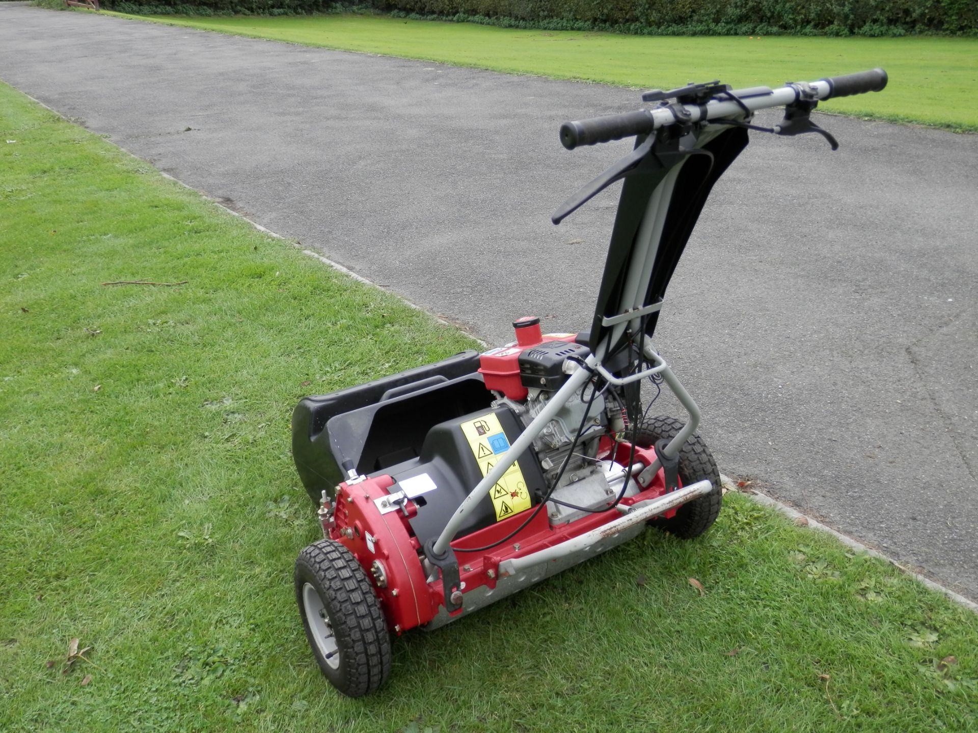 BARONESS LM56 WALK BEHIND GREENS CYLINDER MOWER, 4.5 BHP SUBARU ENGINE. ALL WORKING. - Bild 4 aus 11