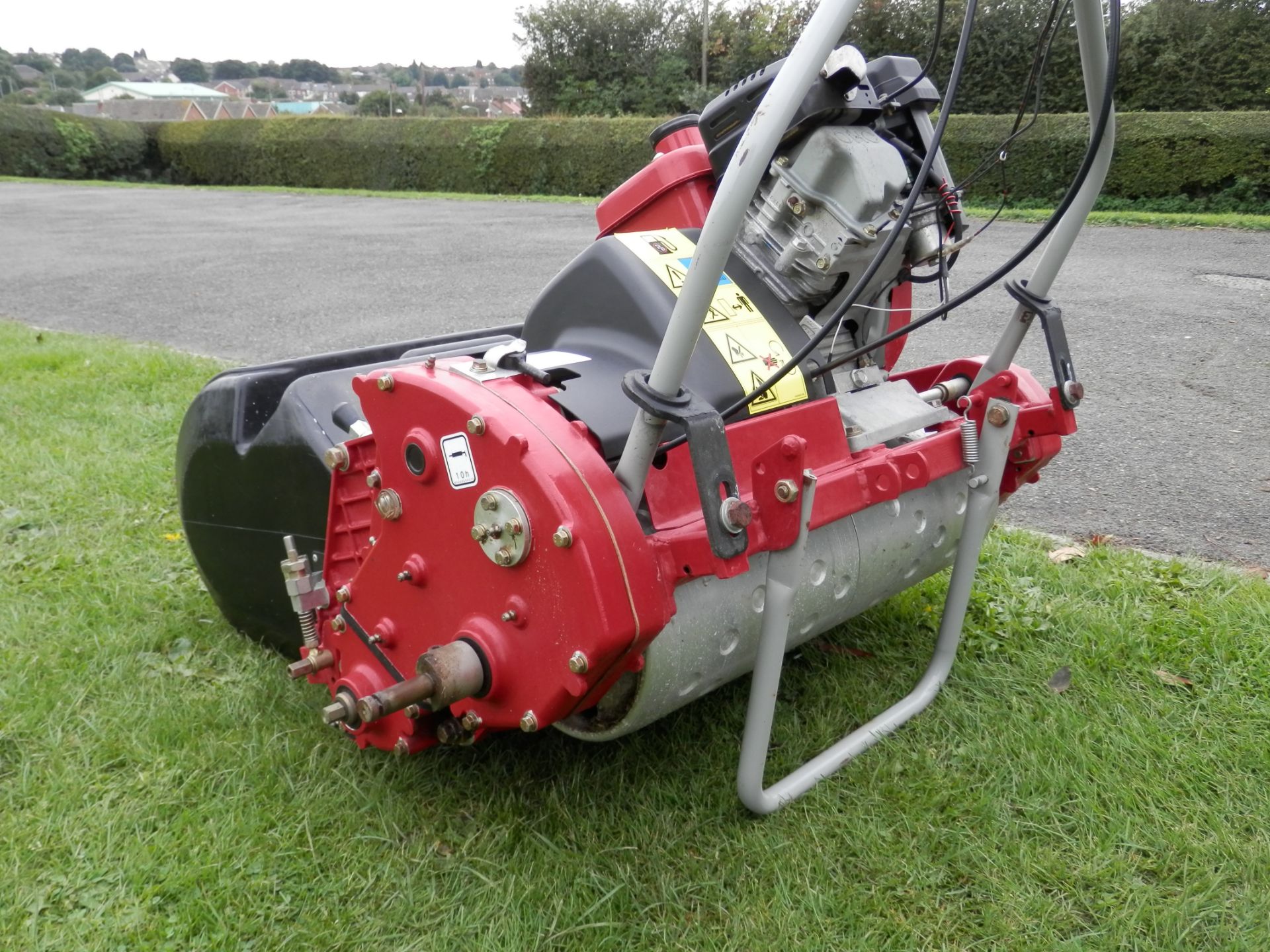 BARONESS LM56 WALK BEHIND GREENS CYLINDER MOWER, 4.5 BHP SUBARU ENGINE. ALL WORKING. - Bild 11 aus 11