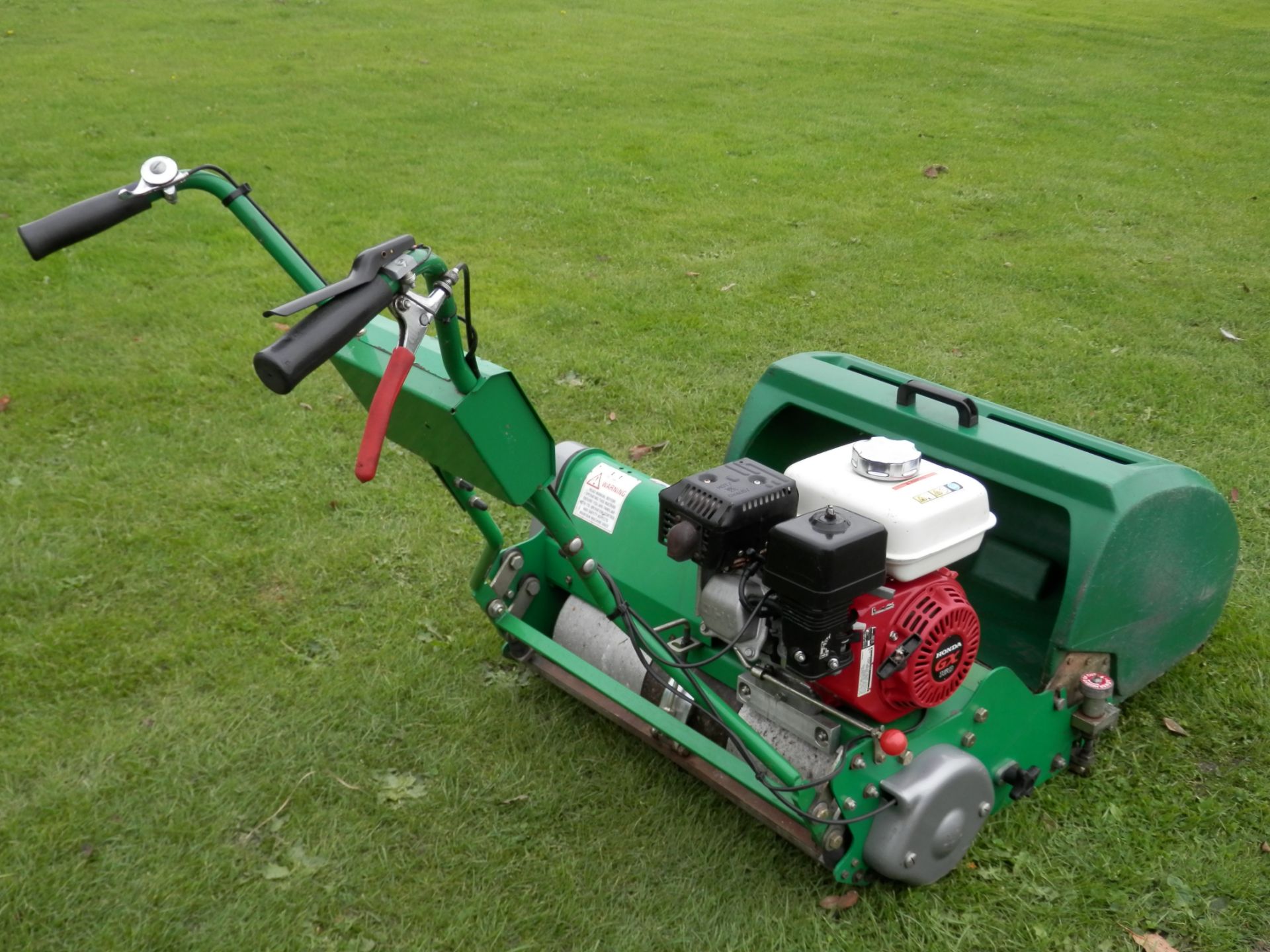 2009 FULLY WORKING DENNIS FT610 HONDA GX160 4 STROKE SELF PROPELLED SPORTS FIELD MOWER. QUALITY CUT - Bild 9 aus 10