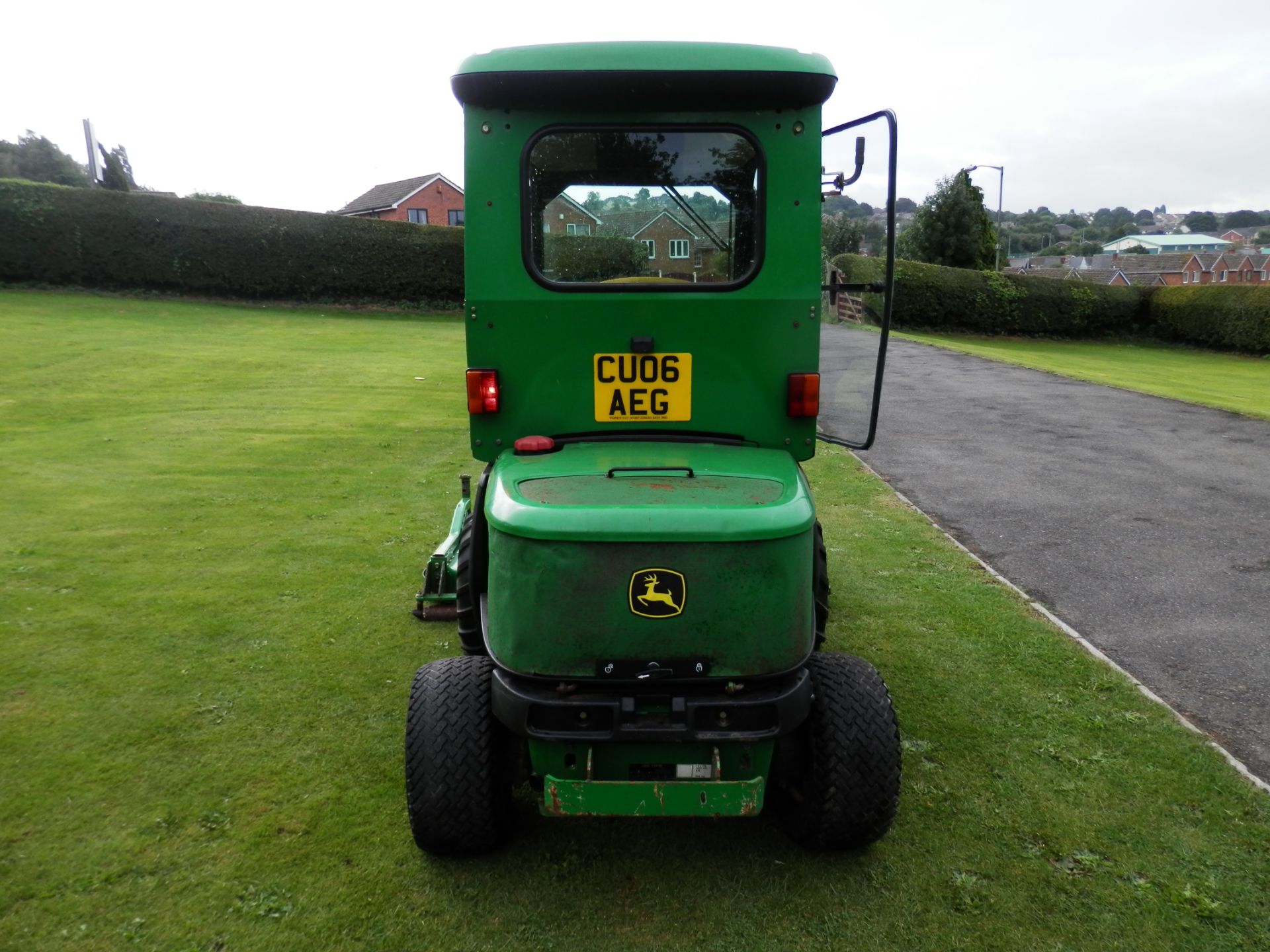 2006 JOHN DEERE 1545 SERIES 2 FRONT DECK 3 BLADE ROTARY MOWER, WIDE CUT AREA FOR LARGE ESTATES. - Bild 5 aus 15