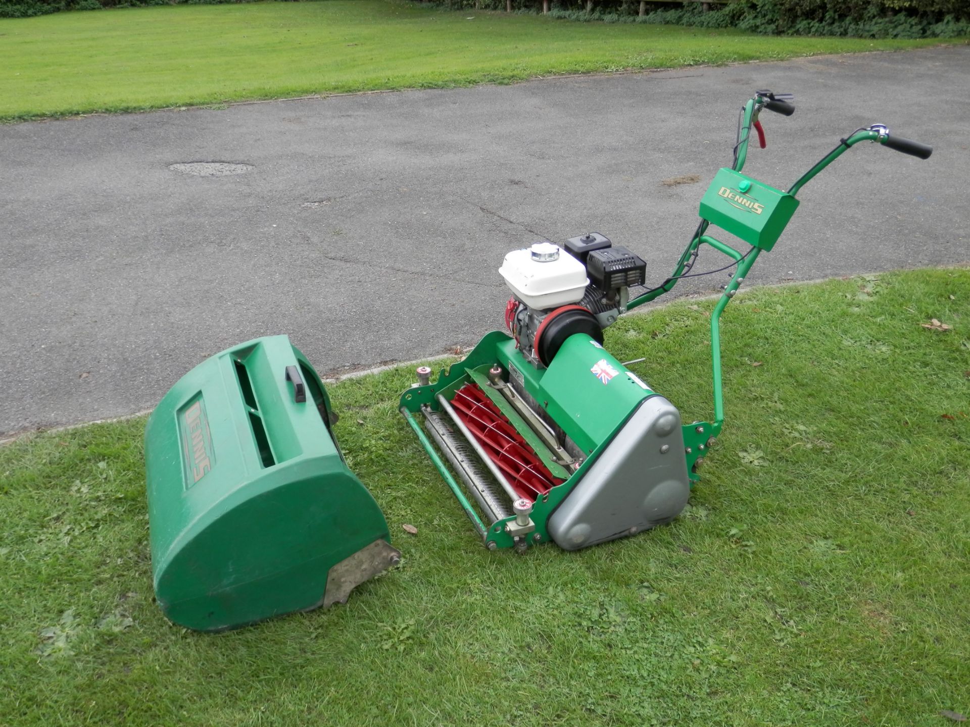 2009 FULLY WORKING DENNIS FT610 HONDA GX160 4 STROKE SELF PROPELLED SPORTS FIELD MOWER. QUALITY CUT - Bild 7 aus 10