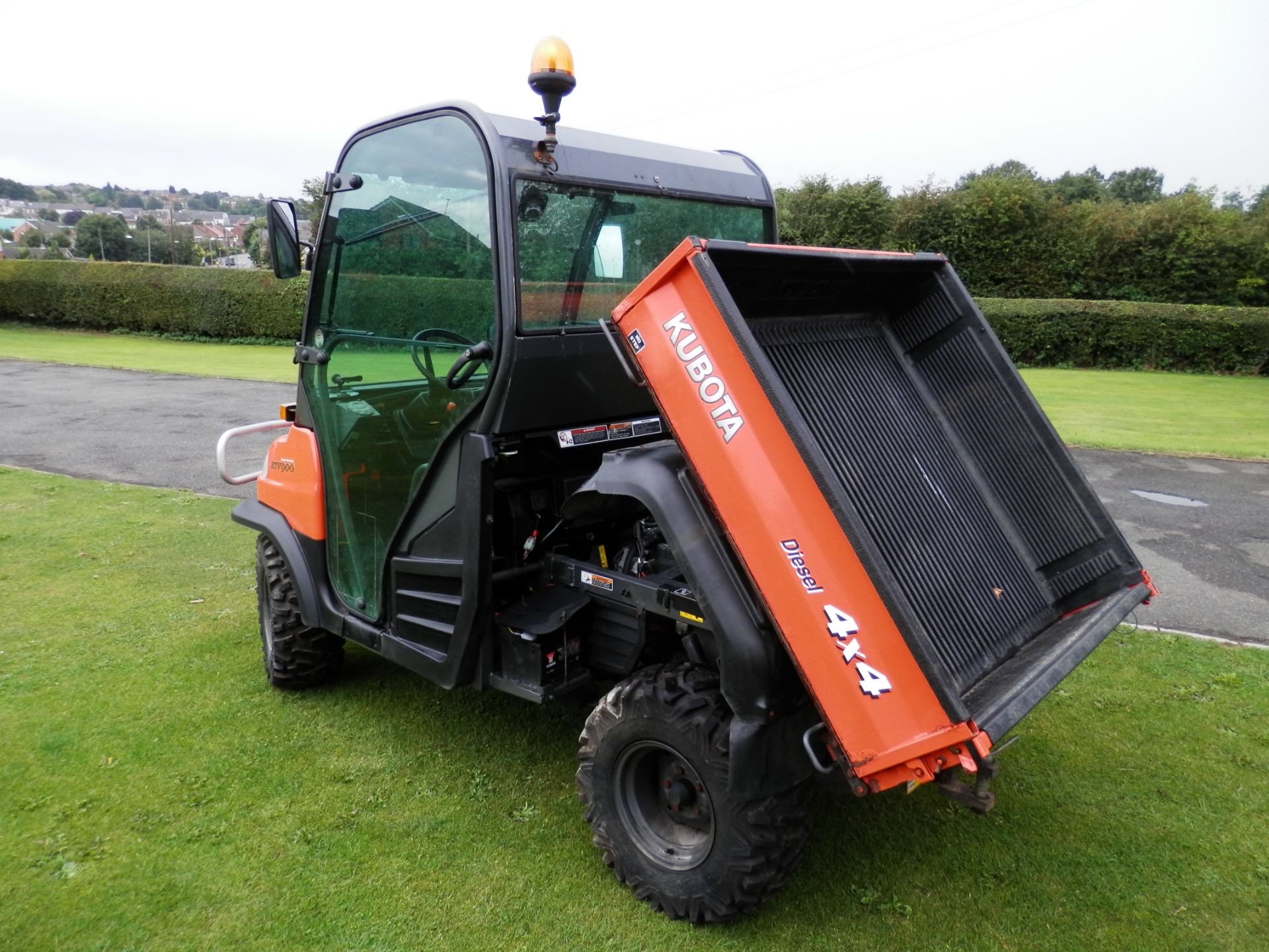 2008/58 PLATE KUBOTA 1620 KG RTV-900 WITH HYDRAULIC TIPPER, POWER STEERING, DIESEL ENGINE.