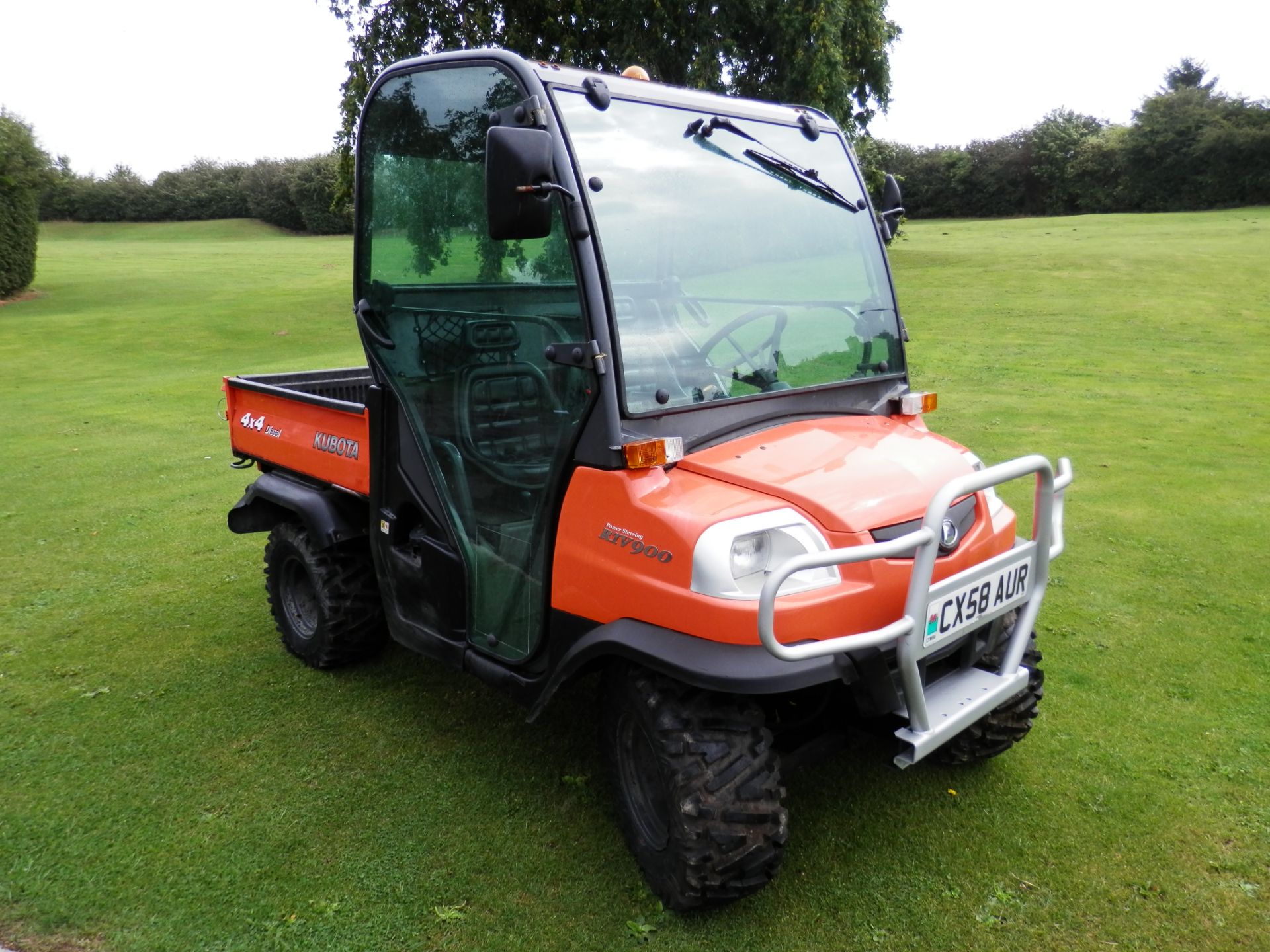 2008/58 PLATE KUBOTA 1620 KG RTV-900 WITH HYDRAULIC TIPPER, POWER STEERING, DIESEL ENGINE. - Image 2 of 17