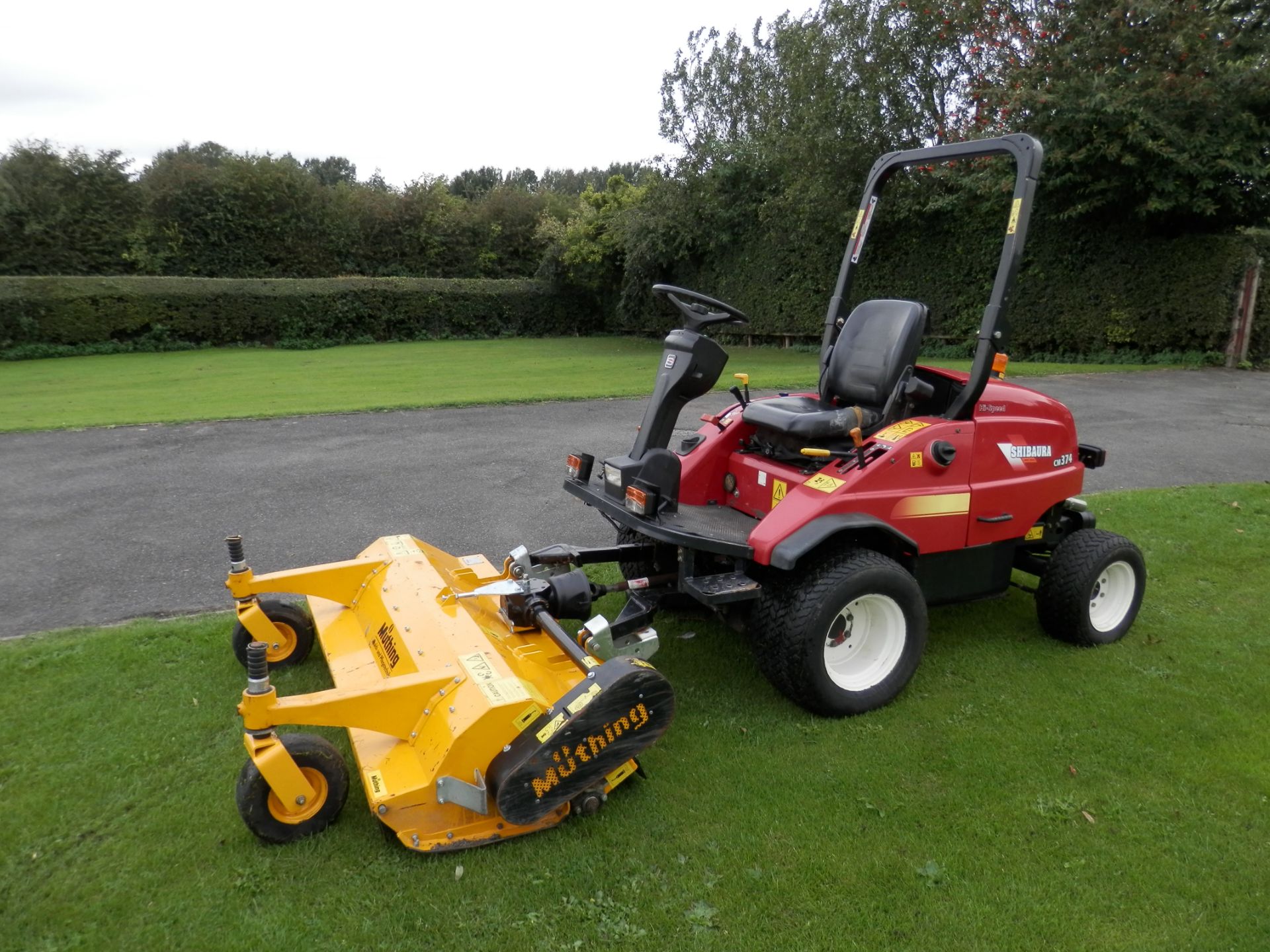 2009 SHIBAURA CM374 GREEN SPECIAL TRACTOR WITH MUTHING 5 FOOT FLAIL DECK, ALL WORKING. - Image 3 of 16