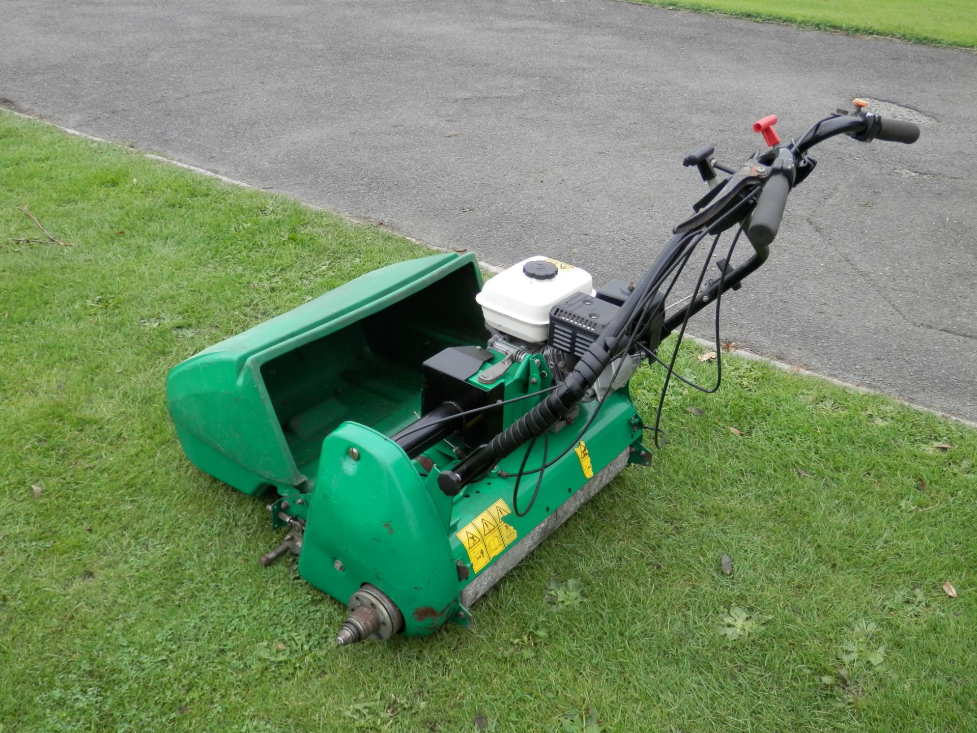 2004 WORKING RANSOMES SUPER CERTES 61CM CUT SELF PROPELLED HONDA ENGINED MOWER. - Image 7 of 10