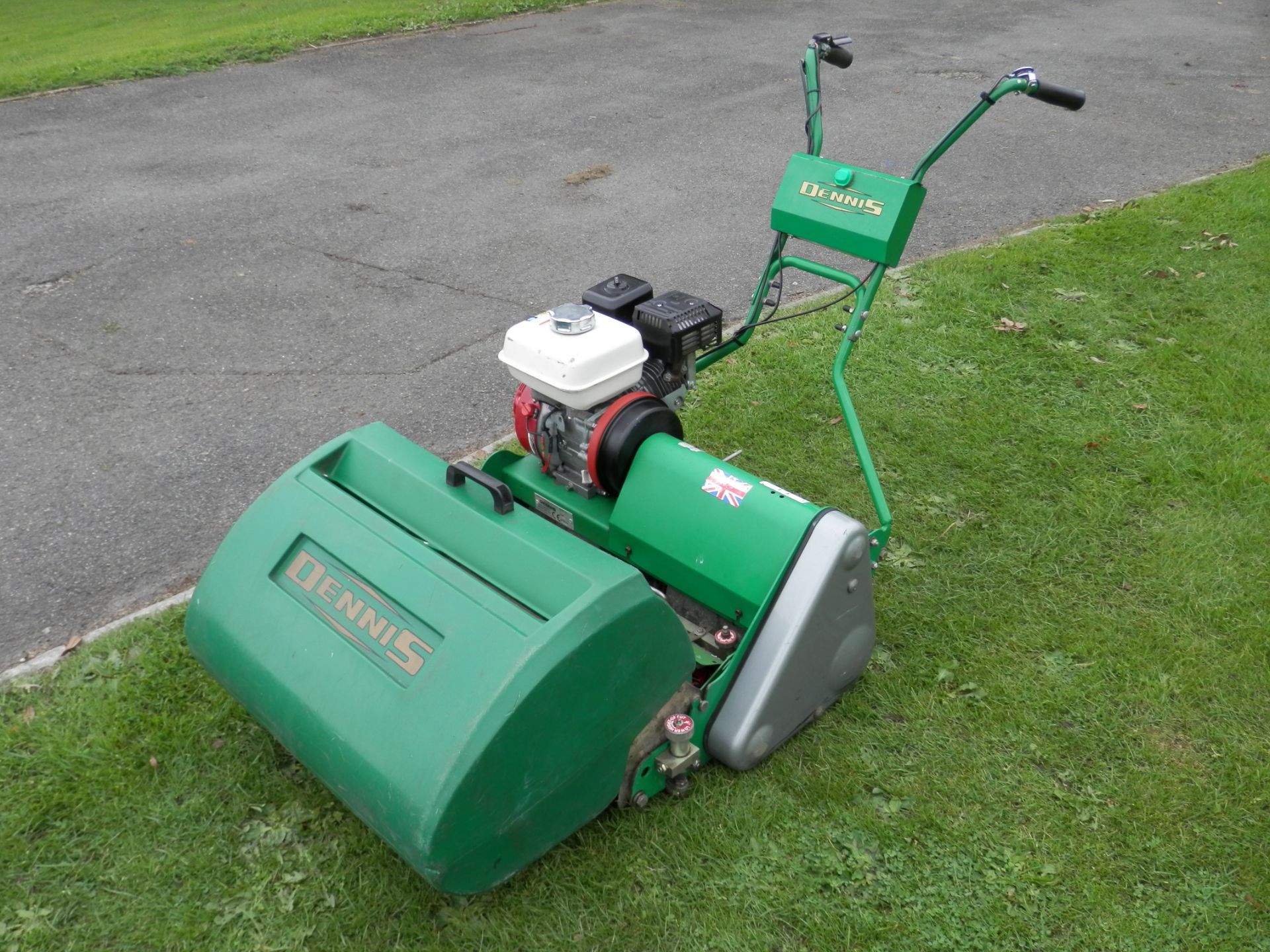 2009 FULLY WORKING DENNIS FT610 HONDA GX160 4 STROKE SELF PROPELLED SPORTS FIELD MOWER. QUALITY CUT - Bild 5 aus 10