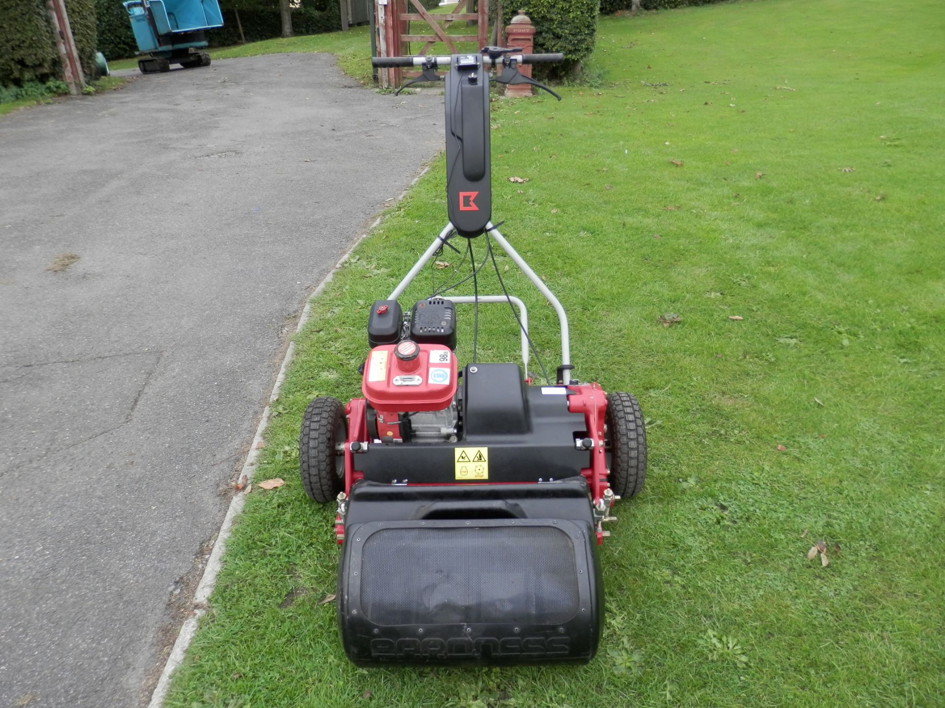 BARONESS LM56 WALK BEHIND GREENS CYLINDER MOWER, 4.5 BHP SUBARU ENGINE. ALL WORKING. - Bild 2 aus 11