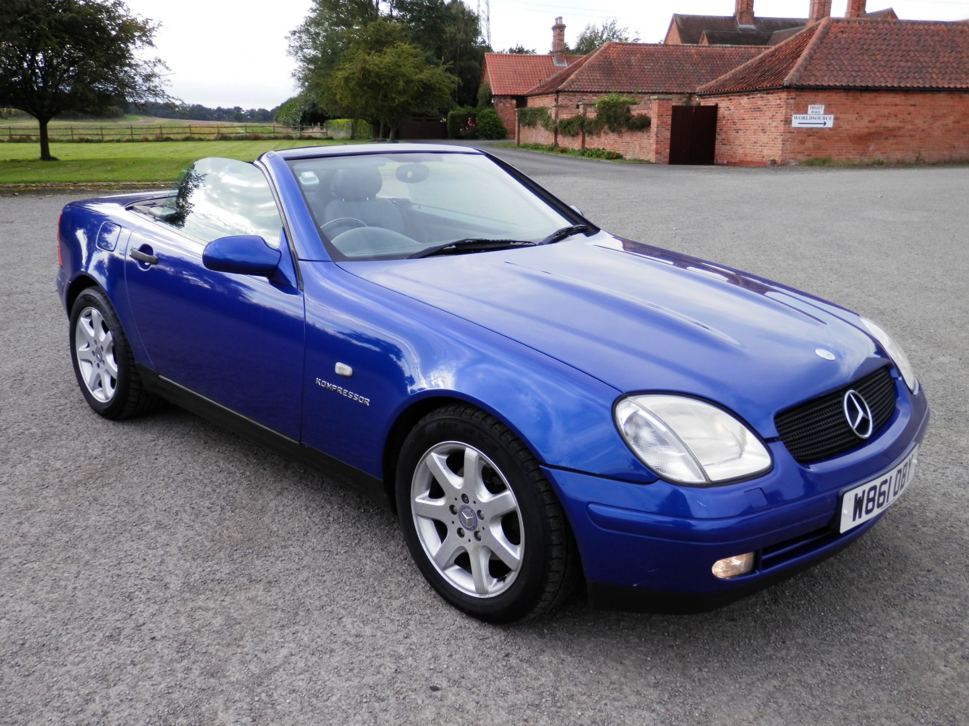 2000/W MERCEDES SLK 230 KOMPRESSOR CONVERTIBLE, BLUE, BLACK LEATHER 158K MILES. MOT MARCH 2017. - Image 13 of 37