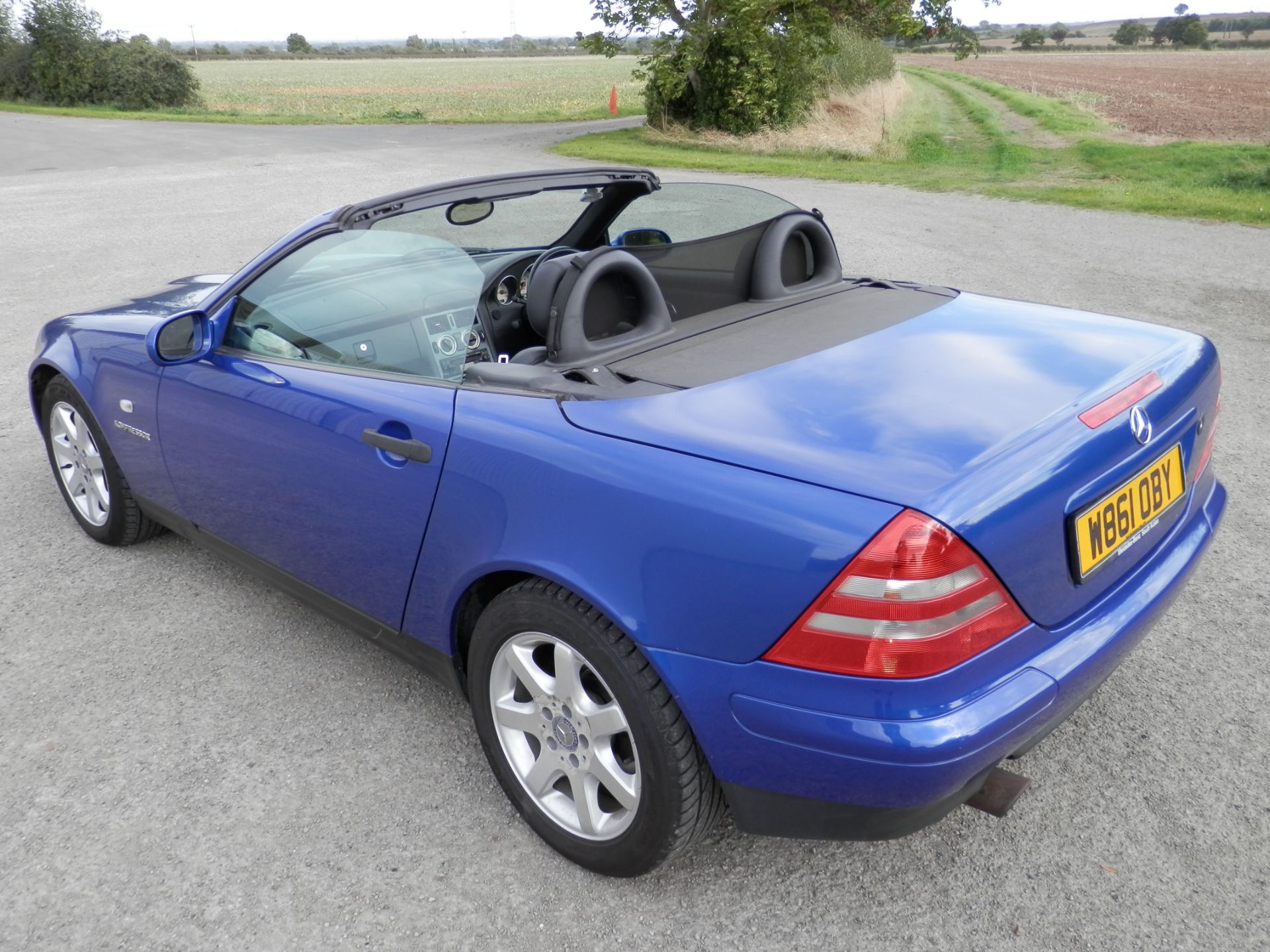 2000/W MERCEDES SLK 230 KOMPRESSOR CONVERTIBLE, BLUE, BLACK LEATHER 158K MILES. MOT MARCH 2017. - Image 9 of 37