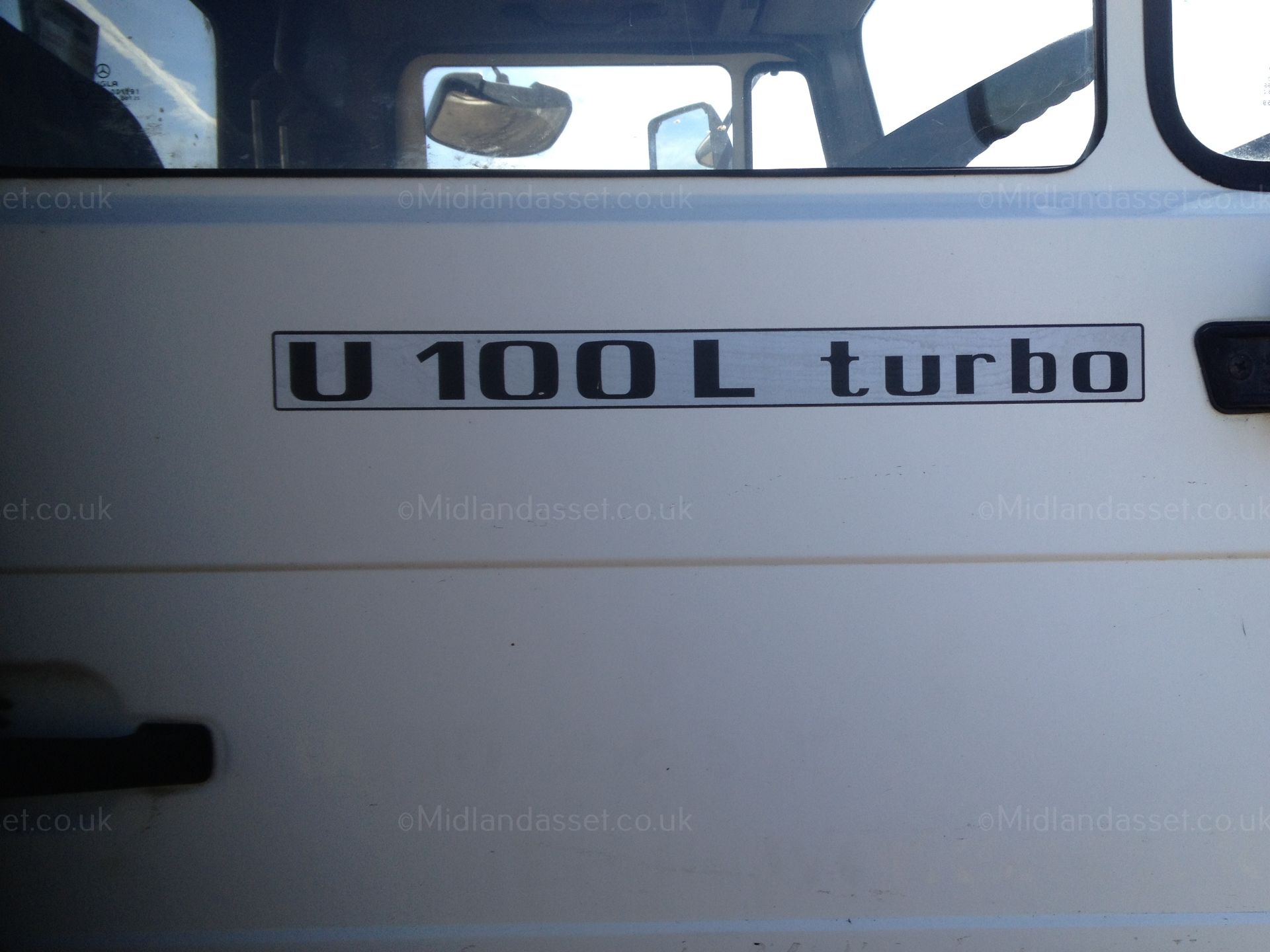 2002 UNIMOG U100L TURBO WITH REAR BOOM LIFT - Image 5 of 6