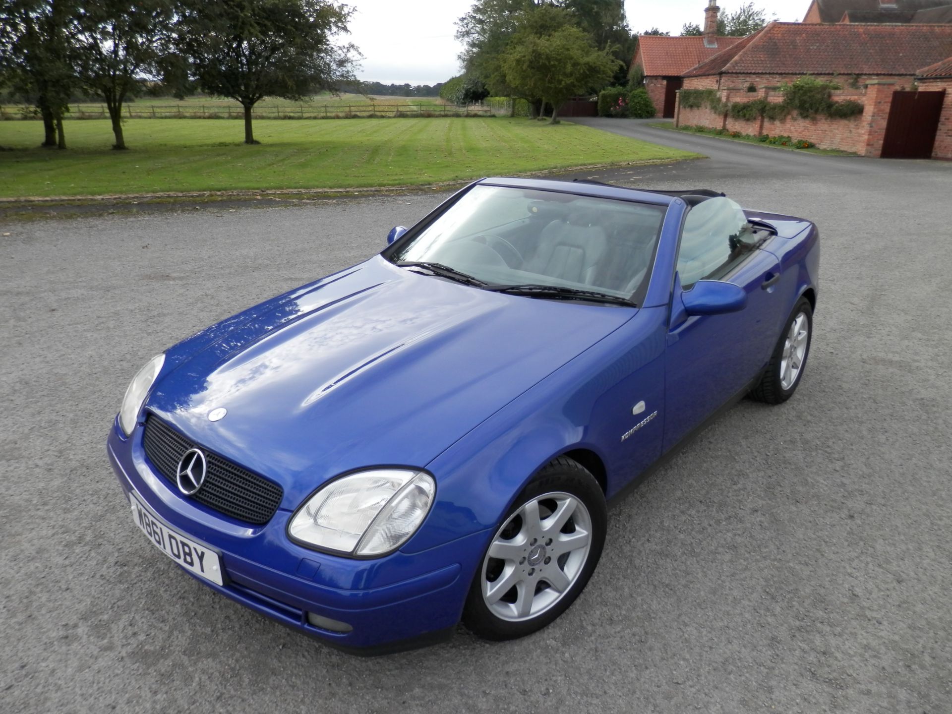 2000/W MERCEDES SLK 230 KOMPRESSOR CONVERTIBLE, BLUE, BLACK LEATHER 158K MILES. MOT MARCH 2017. - Image 5 of 37