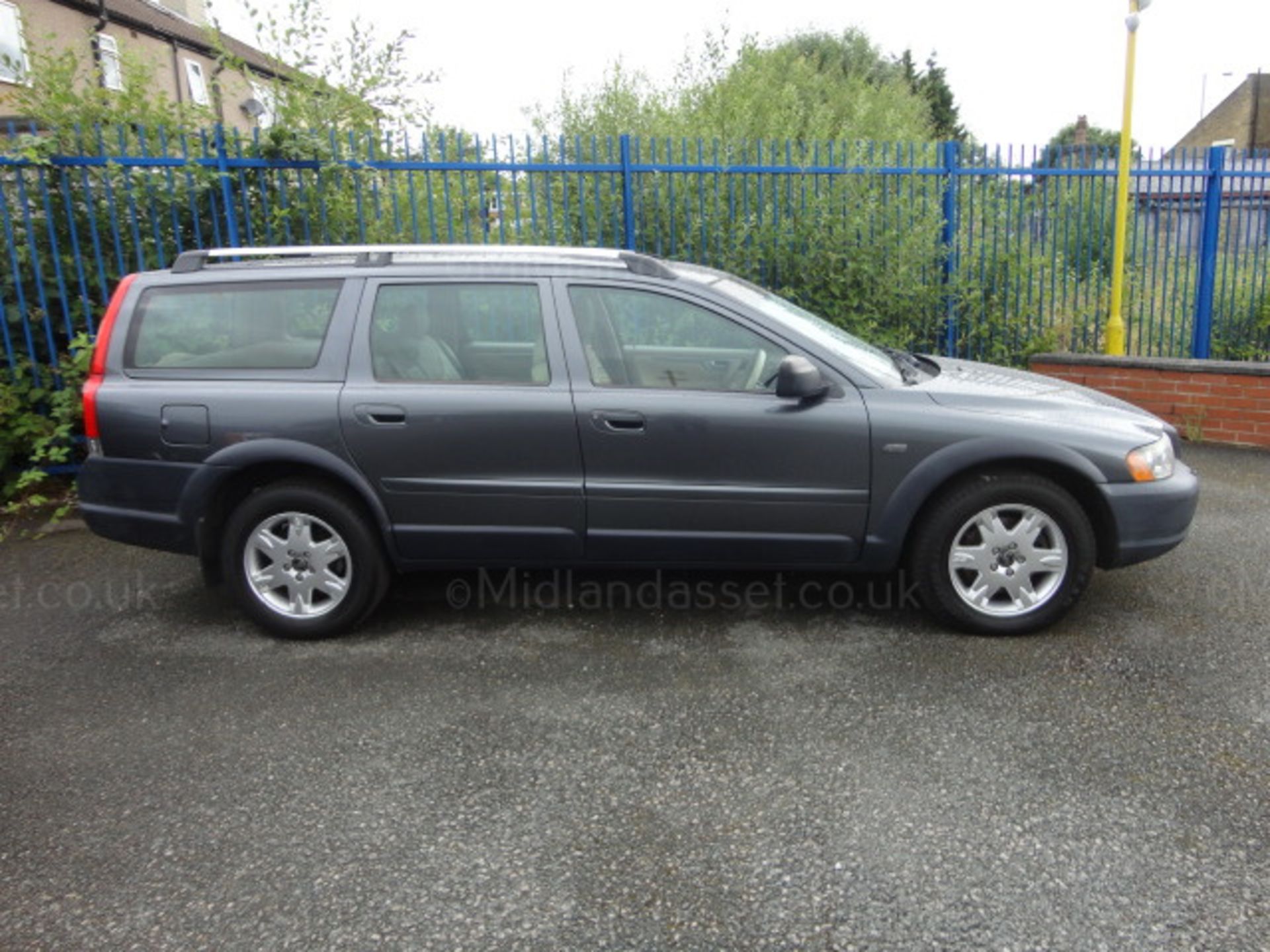 2005/05 REG VOLVO XC70 D5 SE AWD GEARTRONIC SERVICE HISTORY *NO VAT* - Image 2 of 7