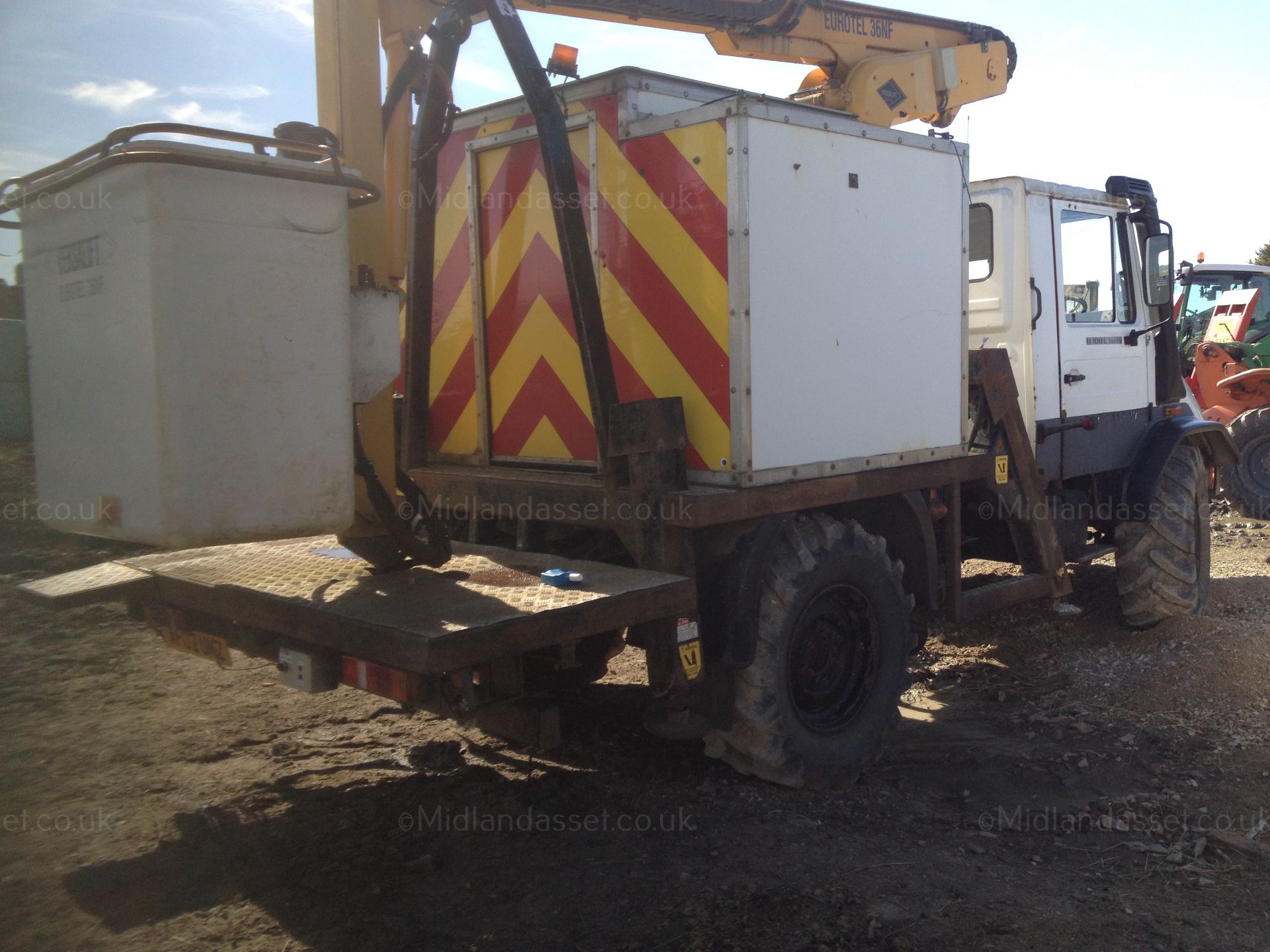 2002 UNIMOG U100L TURBO WITH REAR BOOM LIFT - Image 4 of 6