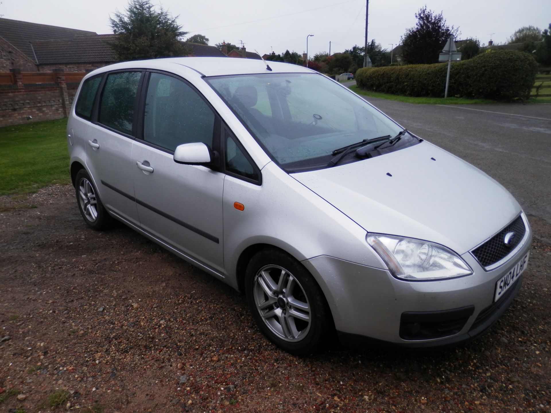 2004/04 FORD FOCUS C-MAX 1.8 ZETEC PETROL, 5 SPEED MANUAL, MOT JUNE 2017. IN DAILY USE.