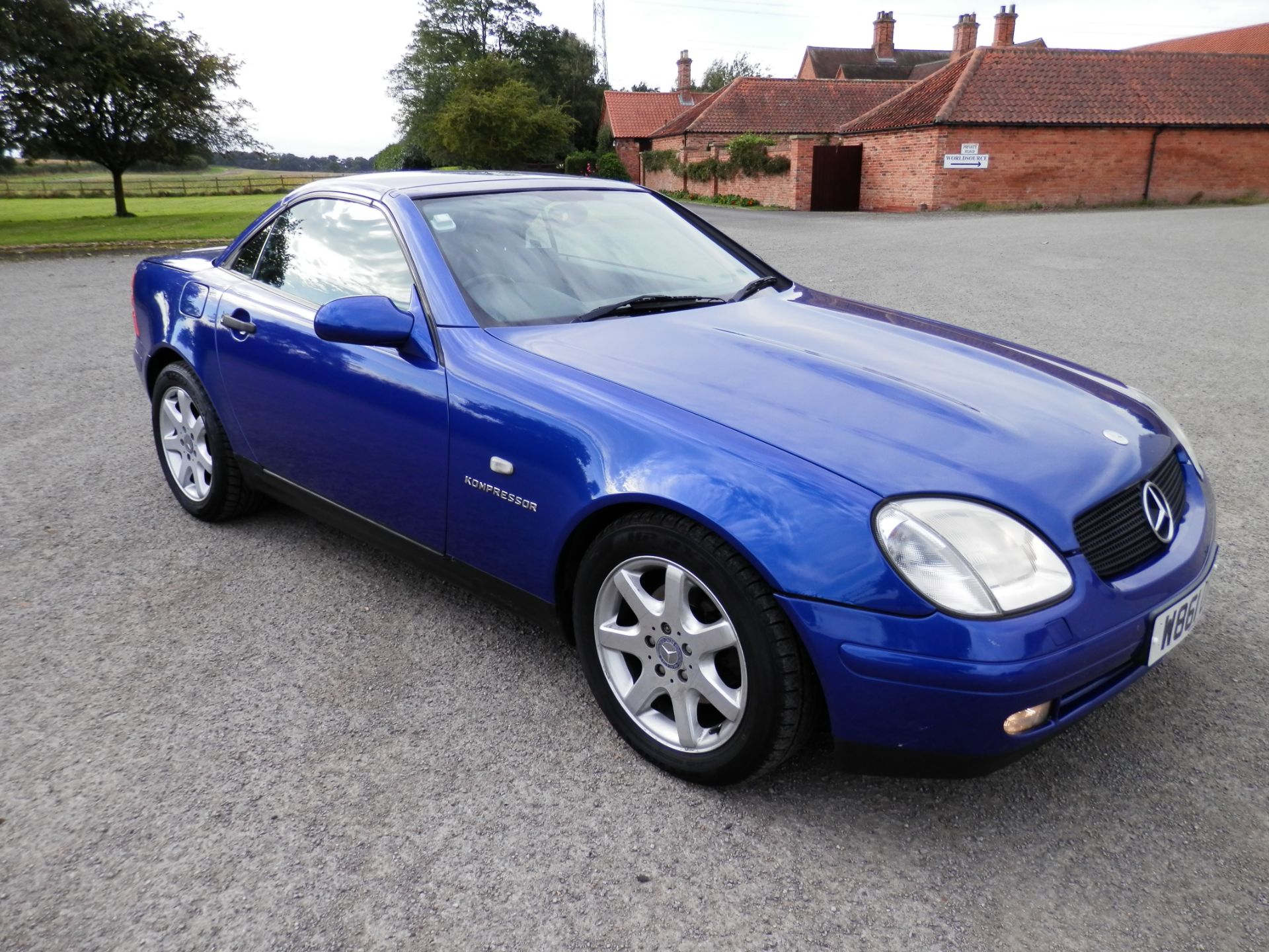 2000/W MERCEDES SLK 230 KOMPRESSOR CONVERTIBLE, BLUE, BLACK LEATHER 158K MILES. MOT MARCH 2017.