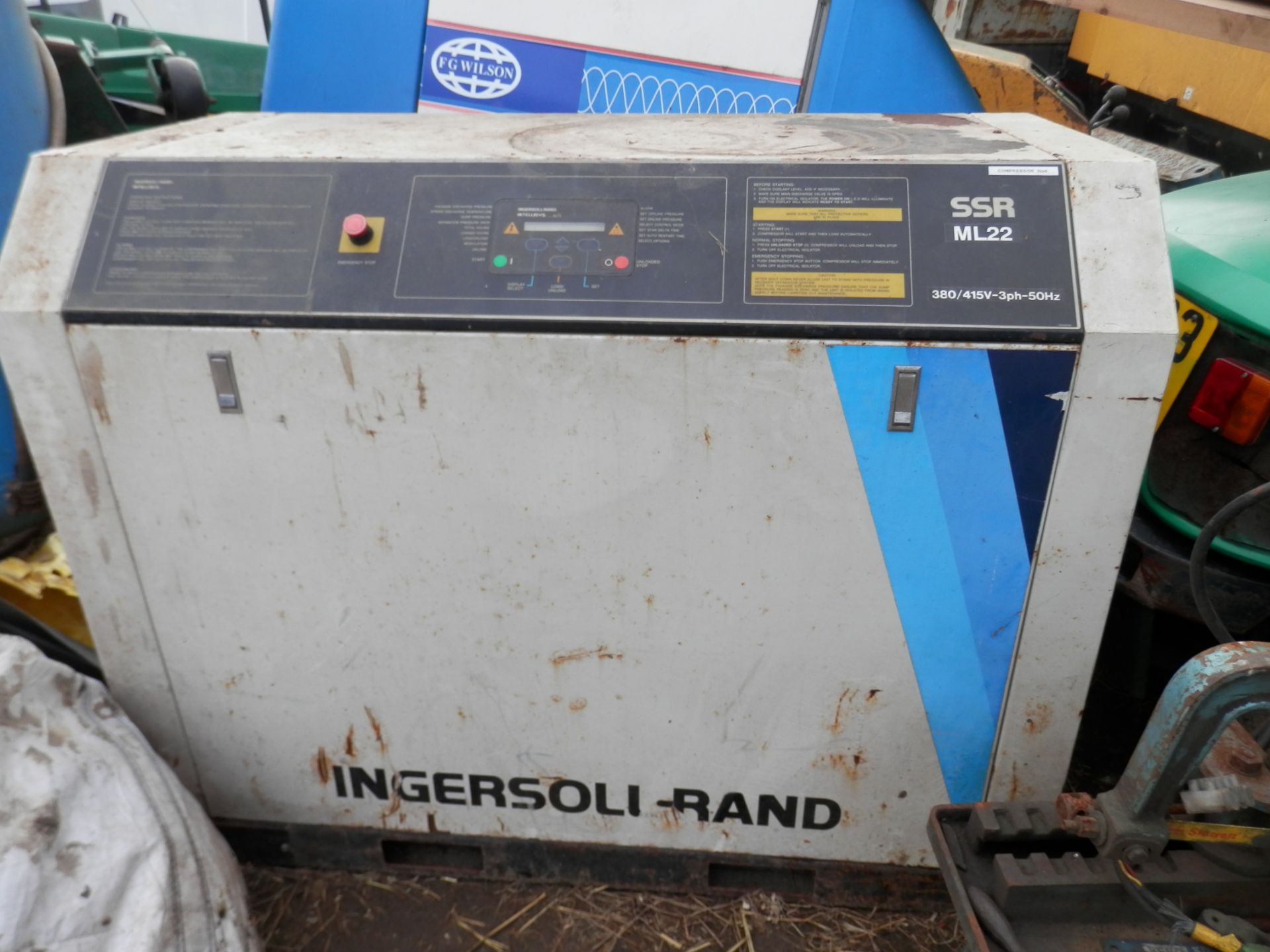 INGERSOLL RAND ELECTRIC COMPRESSOR & LARGE AIR TANK/VESSLE - Image 4 of 5