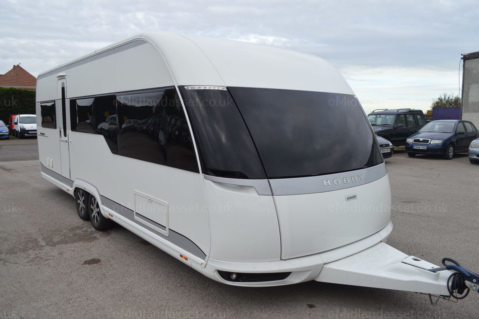 2013 HOBBY PREMIUM TWIN AXLE CARAVAN *NO VAT*