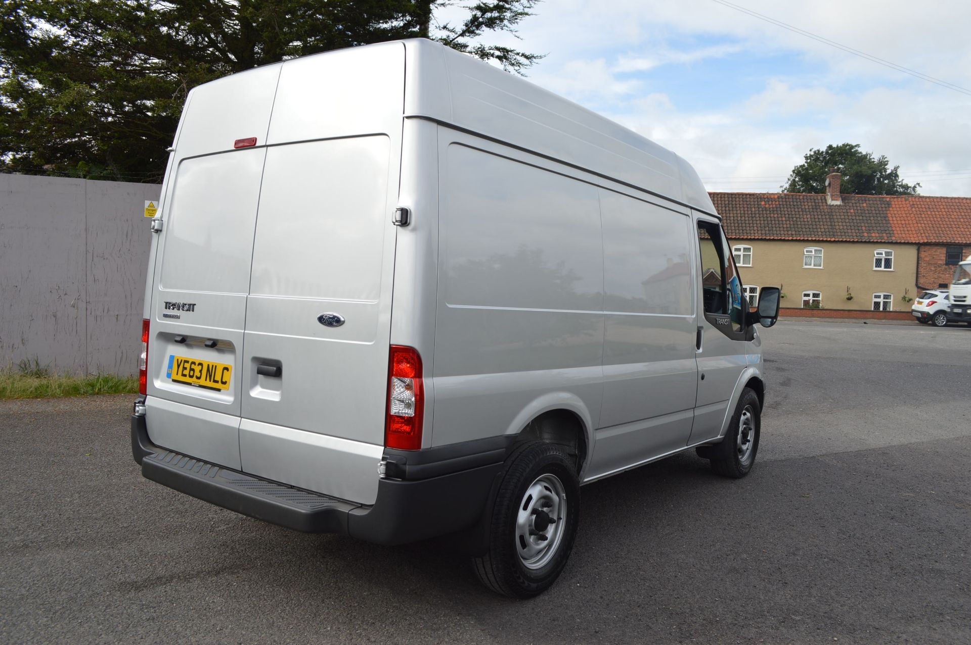 2013/63 REG FORD TRANSIT 125 T330 FWD - 1 OWNER FROM NEW, AIR CON, HEATED WINDSCREEN! *NO VAT* - Image 6 of 25