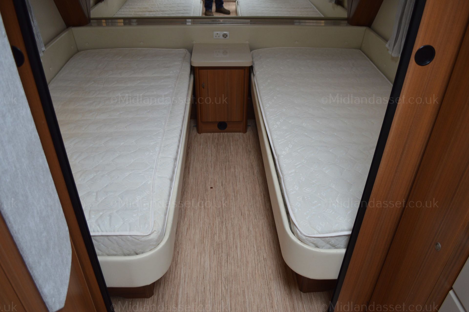 2013 HOBBY PREMIUM TWIN AXLE CARAVAN *NO VAT* - Image 12 of 26