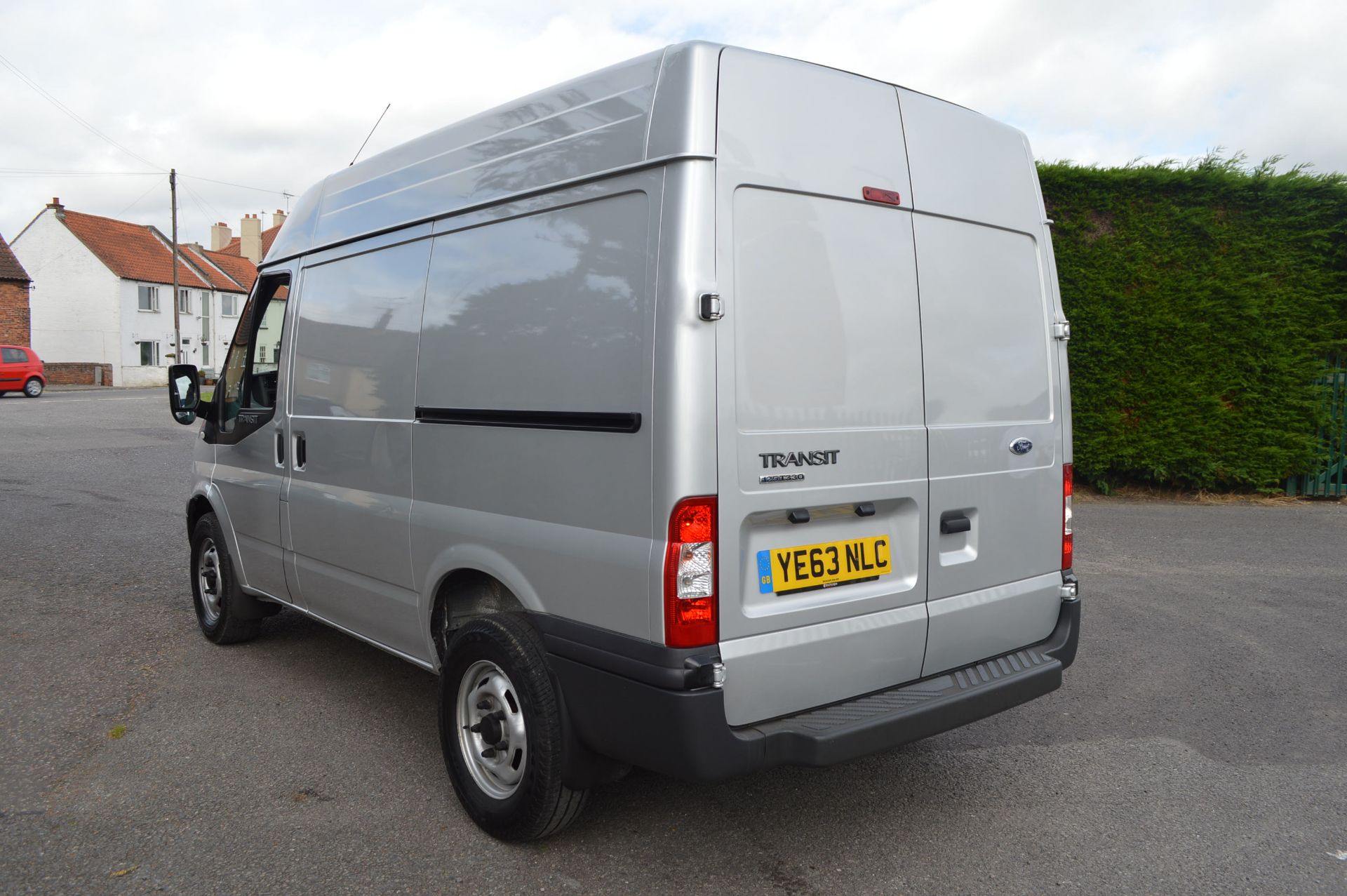 2013/63 REG FORD TRANSIT 125 T330 FWD - 1 OWNER FROM NEW, AIR CON, HEATED WINDSCREEN! *NO VAT* - Image 4 of 25