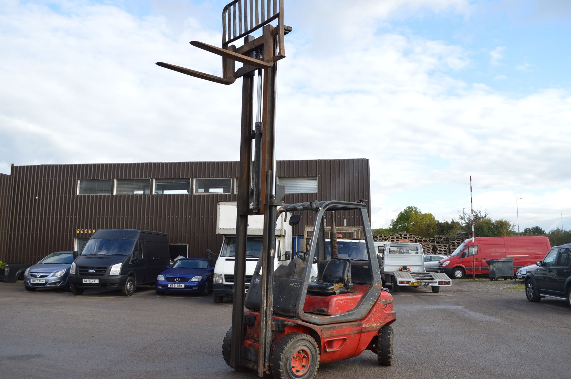 1992 LANSING LINDE H25D FORK-TRUCK 2500KG CAPACITY - MAST BEARING REQUIRES ATTENTION *NO VAT* - Image 8 of 12