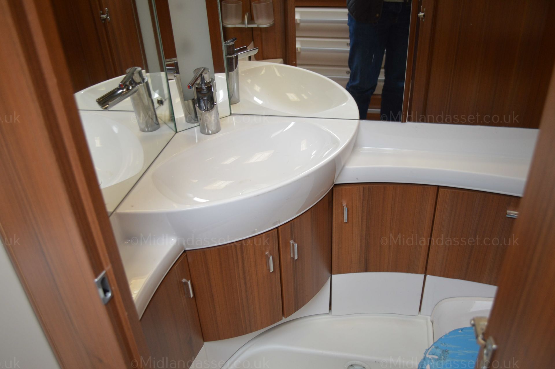 2013 HOBBY PREMIUM TWIN AXLE CARAVAN *NO VAT* - Image 16 of 26