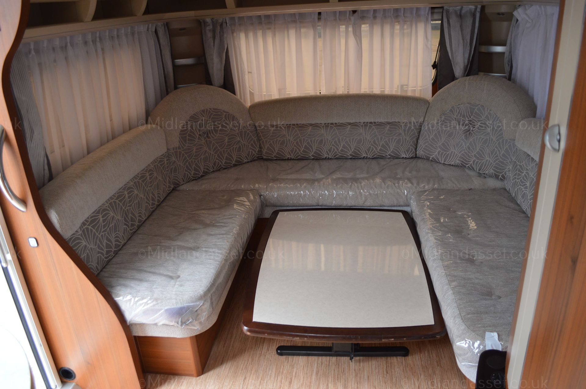 2013 HOBBY PREMIUM TWIN AXLE CARAVAN *NO VAT* - Image 17 of 26