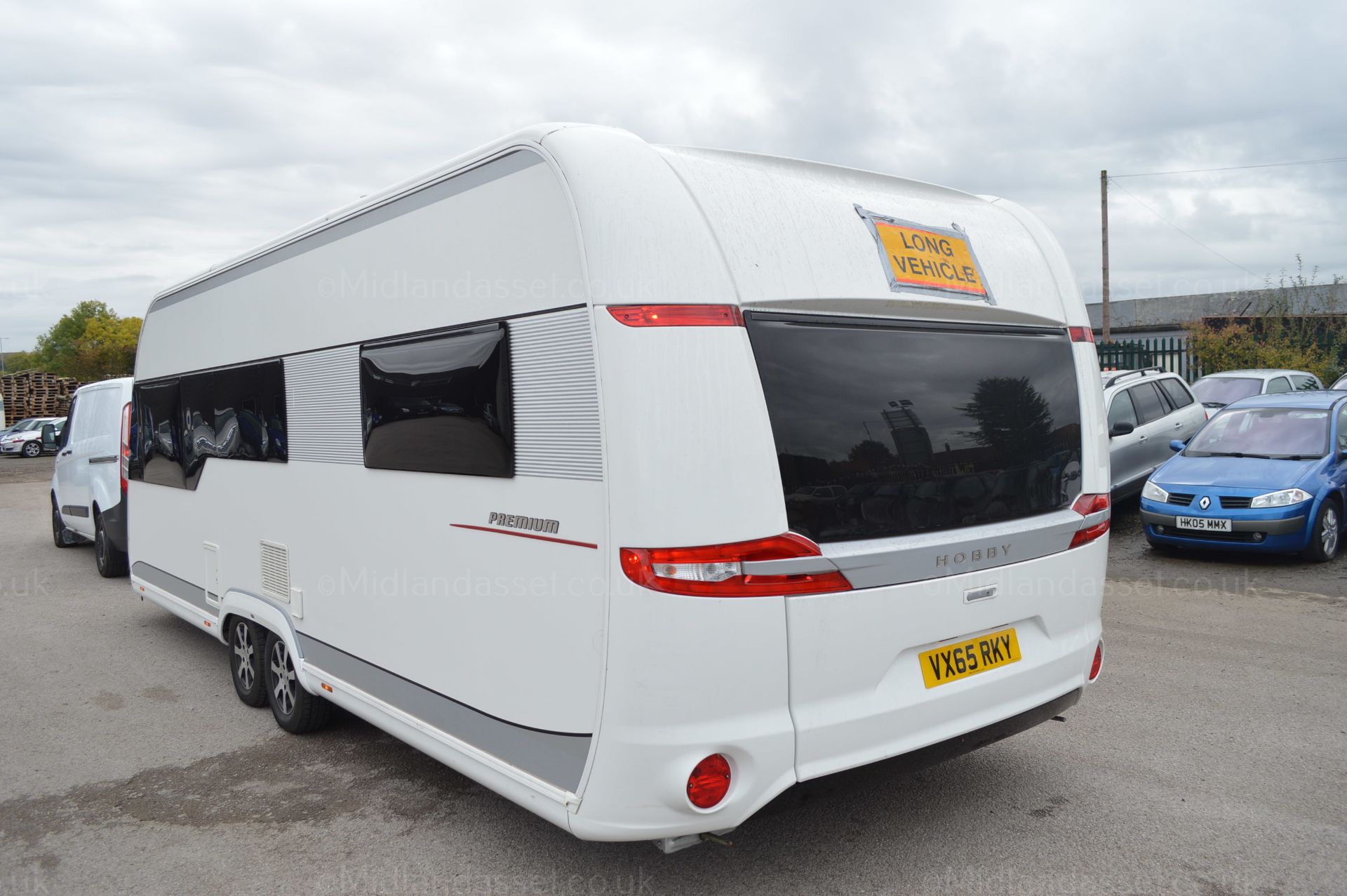 2013 HOBBY PREMIUM TWIN AXLE CARAVAN *NO VAT* - Image 4 of 26