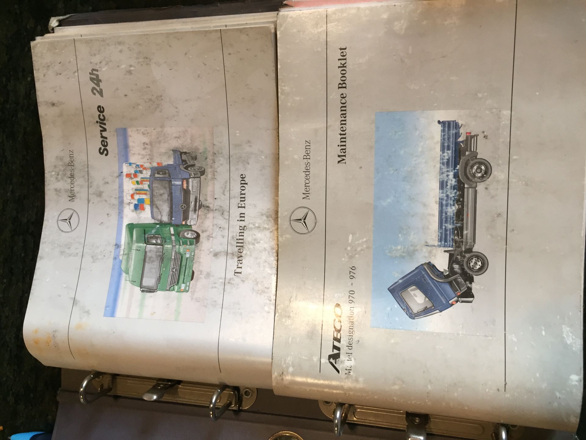 VARIOUS WORKSHOP OWNERS MANUALS RENAULT TRUCKS MERC ATEGO MANN CARGO - Image 2 of 8