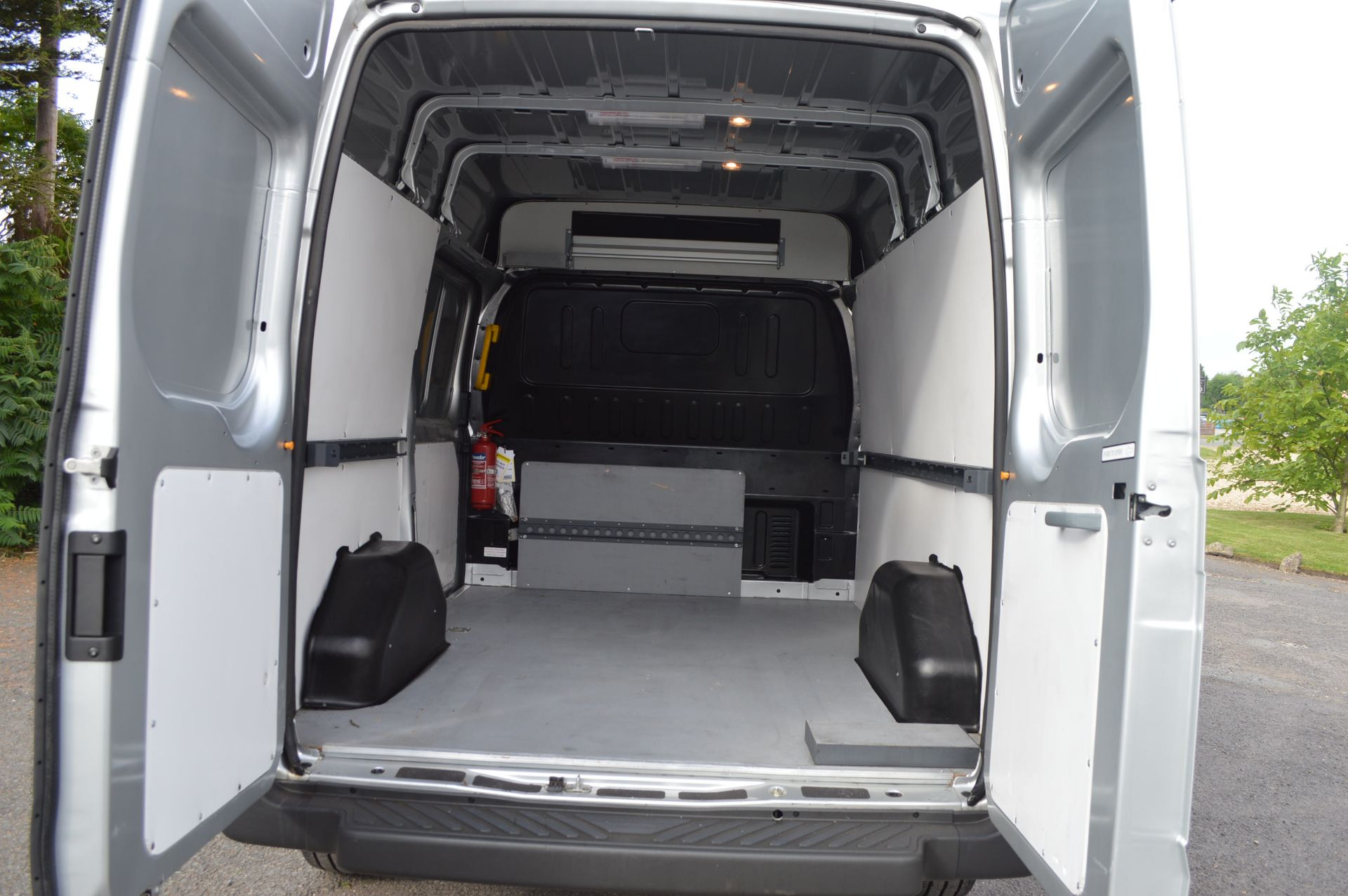 2013/63 REG FORD TRANSIT 125 T330 FWD - 1 OWNER FROM NEW, AIR CON, HEATED WINDSCREEN! *NO VAT* - Image 7 of 25