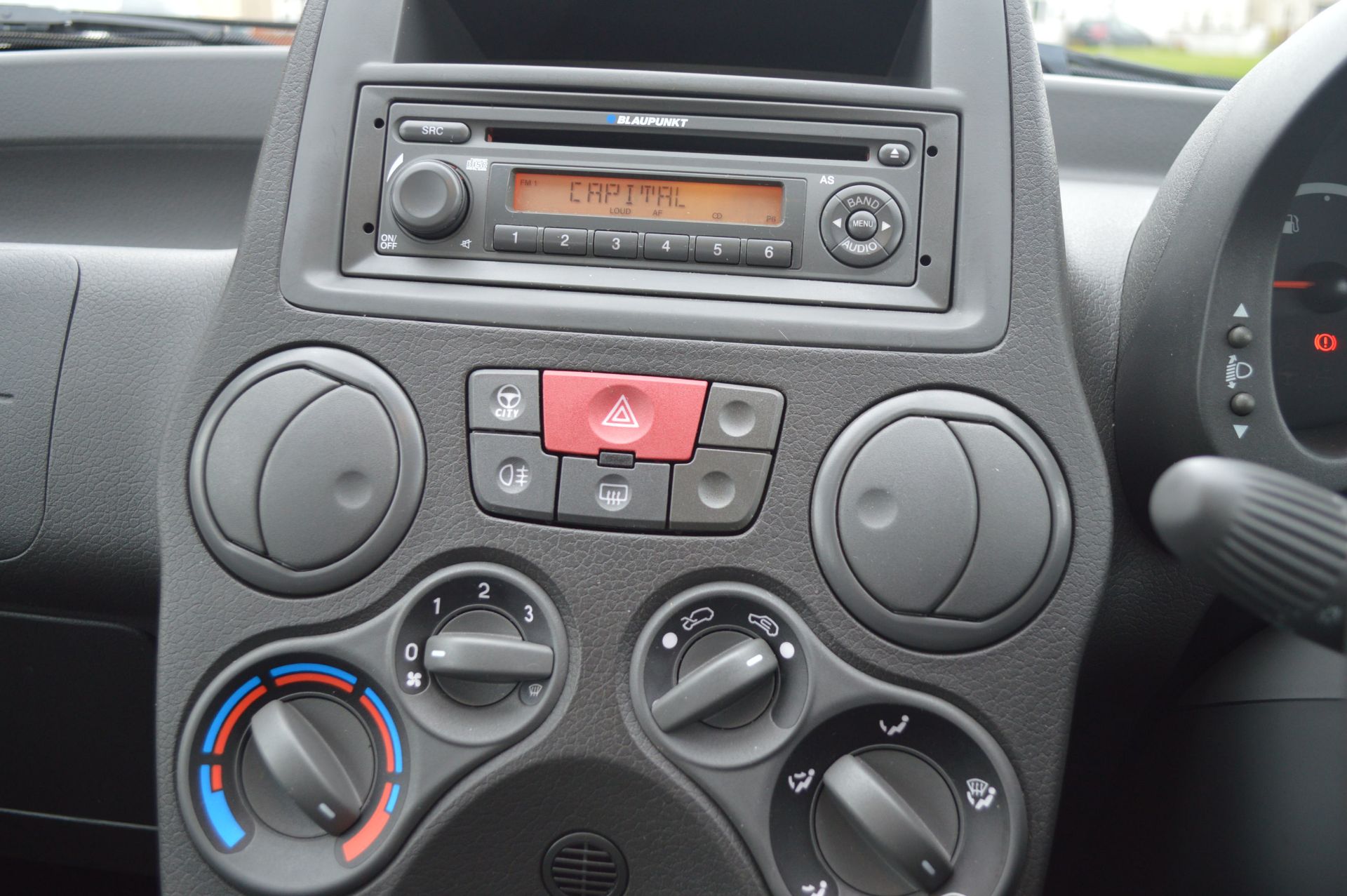 2010/59 REG FIAT PANDA ACTIVE ECO, SHOWING 1 OWNER FROM NEW - DRIVES GREAT - Image 23 of 25