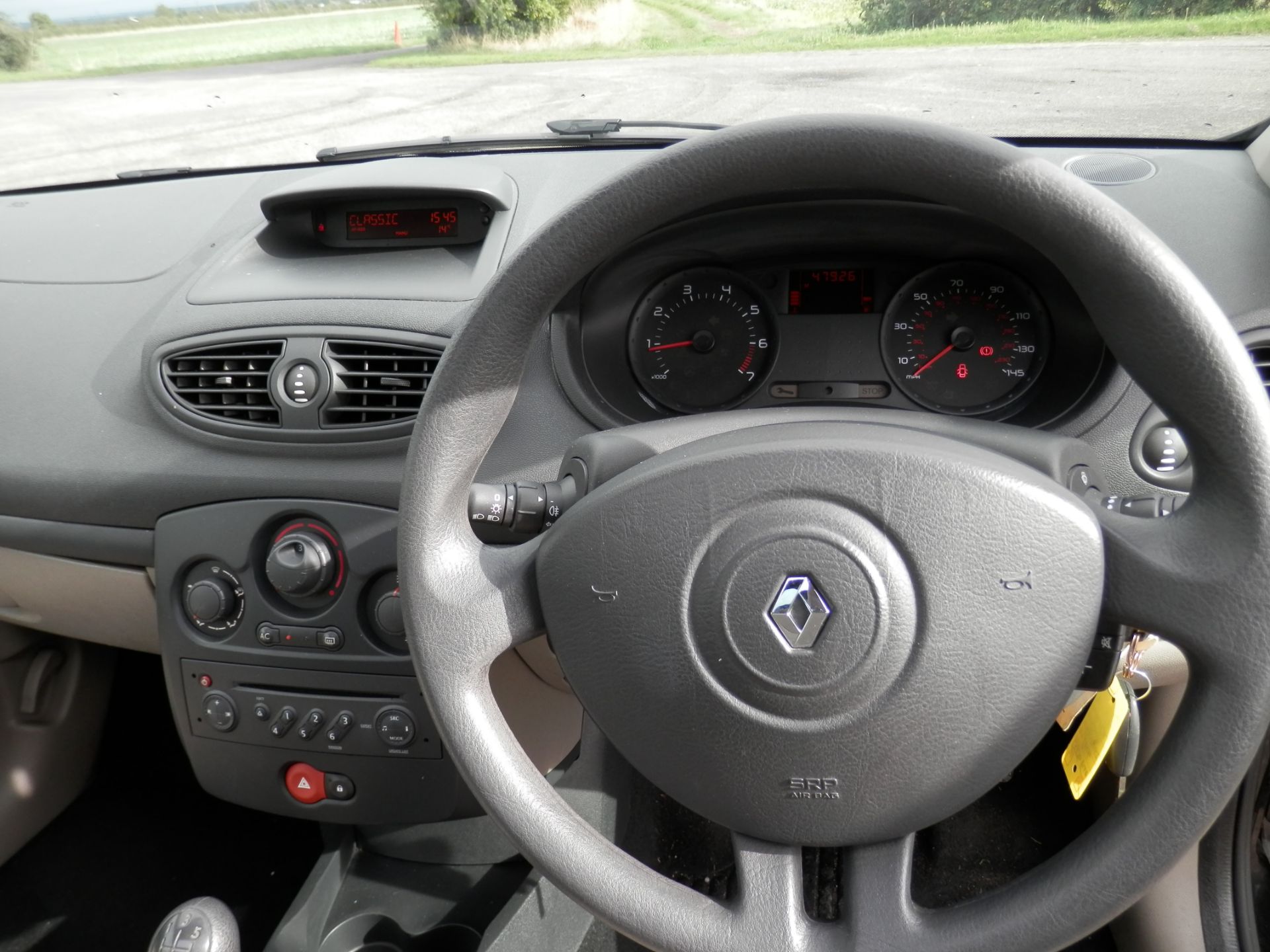 06/2006 RENAULT CLIO (FACELIFT MODEL) 1.4 EXPRESSION 16 VALVE, AIR CON, ONLY 47K MILES WARRANTED. - Image 13 of 26