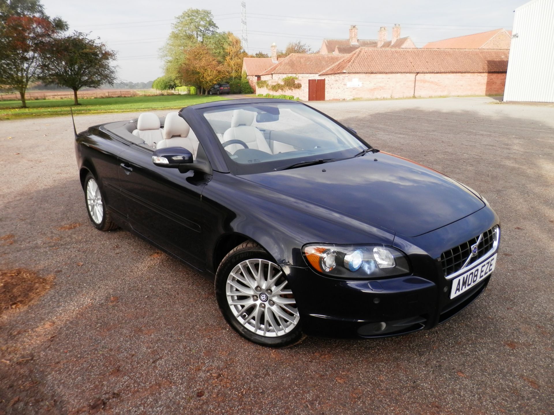 2008/08 VOLVO C70 SE LUX D5, DIESEL AUTO,CONVERTIBLE, MOT MAY 2017, ONLY 102K MILES, 180 BHP.