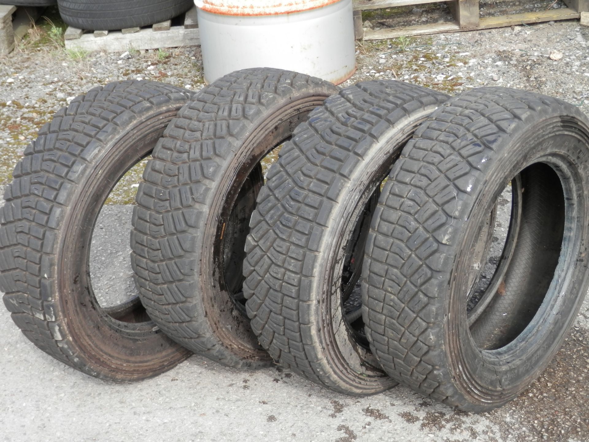 4 X DUNLOP DIREZZA RALLYE/OFF ROAD TYRES, 185/65/15 FROM A 2000 MITSUBISHI EVOLUTION.