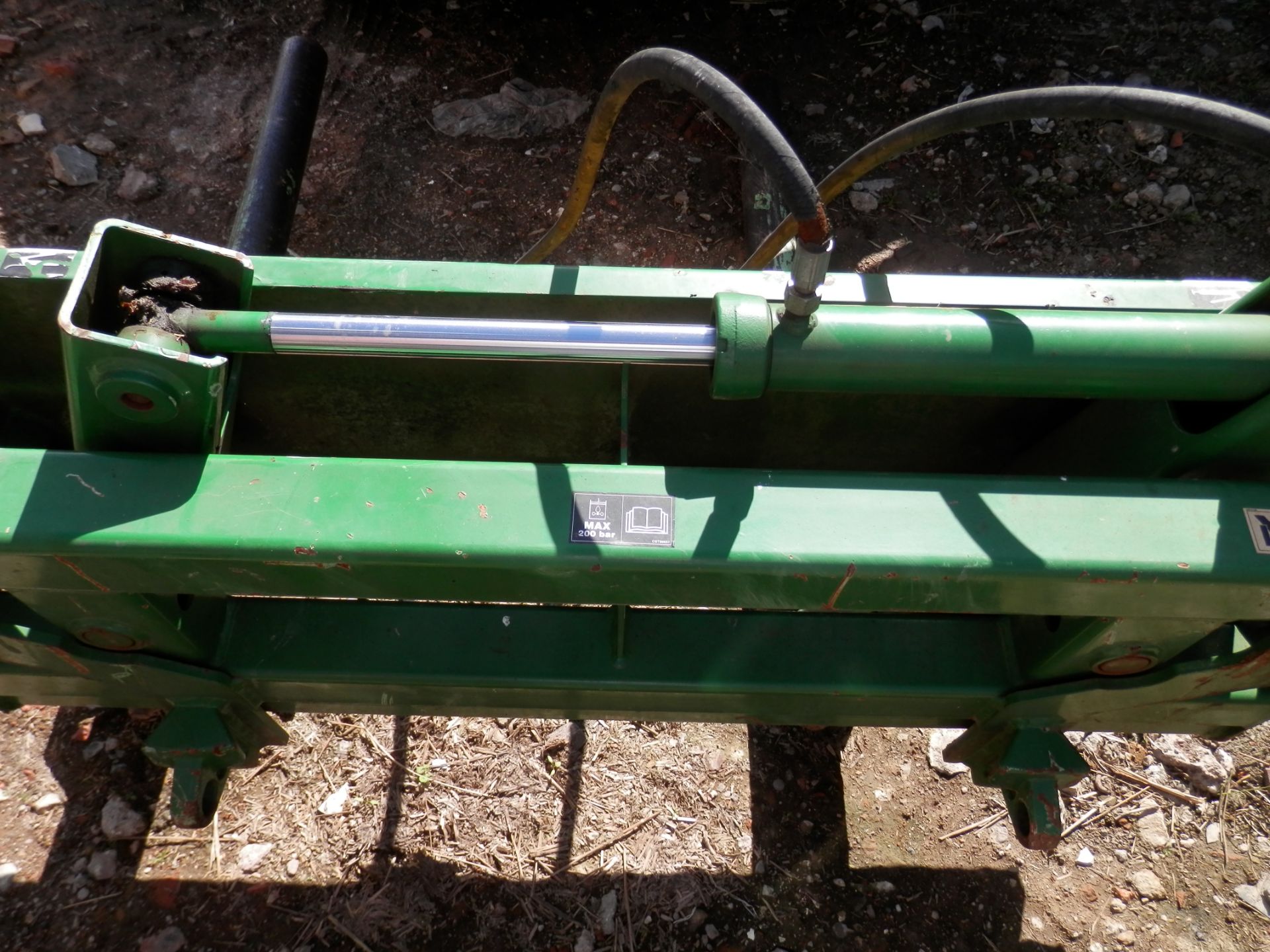 2013 (APPROX) MCHALE HYDRAULIC BALE SQUEEZER WITH EURO BRACKETS. - Image 4 of 4