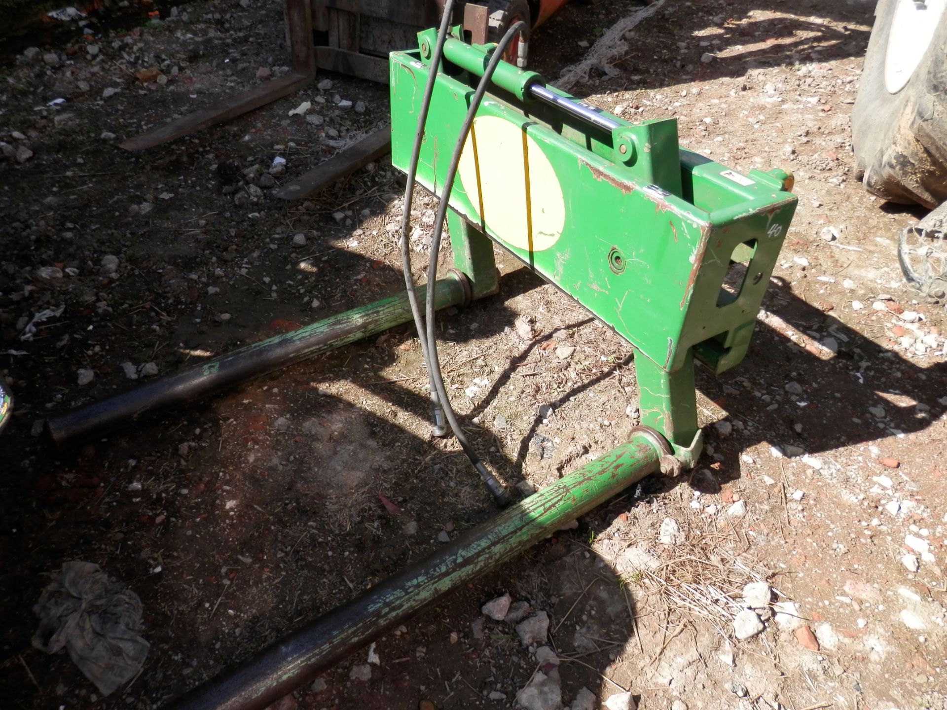 2013 (APPROX) MCHALE HYDRAULIC BALE SQUEEZER WITH EURO BRACKETS. - Image 3 of 4