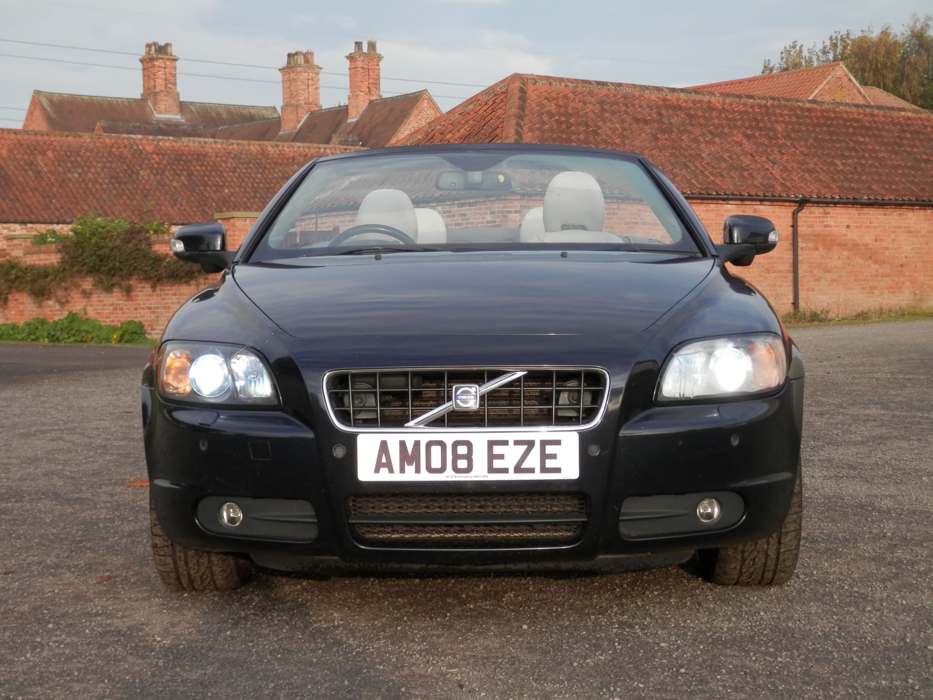 2008/08 VOLVO C70 SE LUX D5, DIESEL AUTO,CONVERTIBLE, MOT MAY 2017, ONLY 102K MILES, 180 BHP. - Image 8 of 57