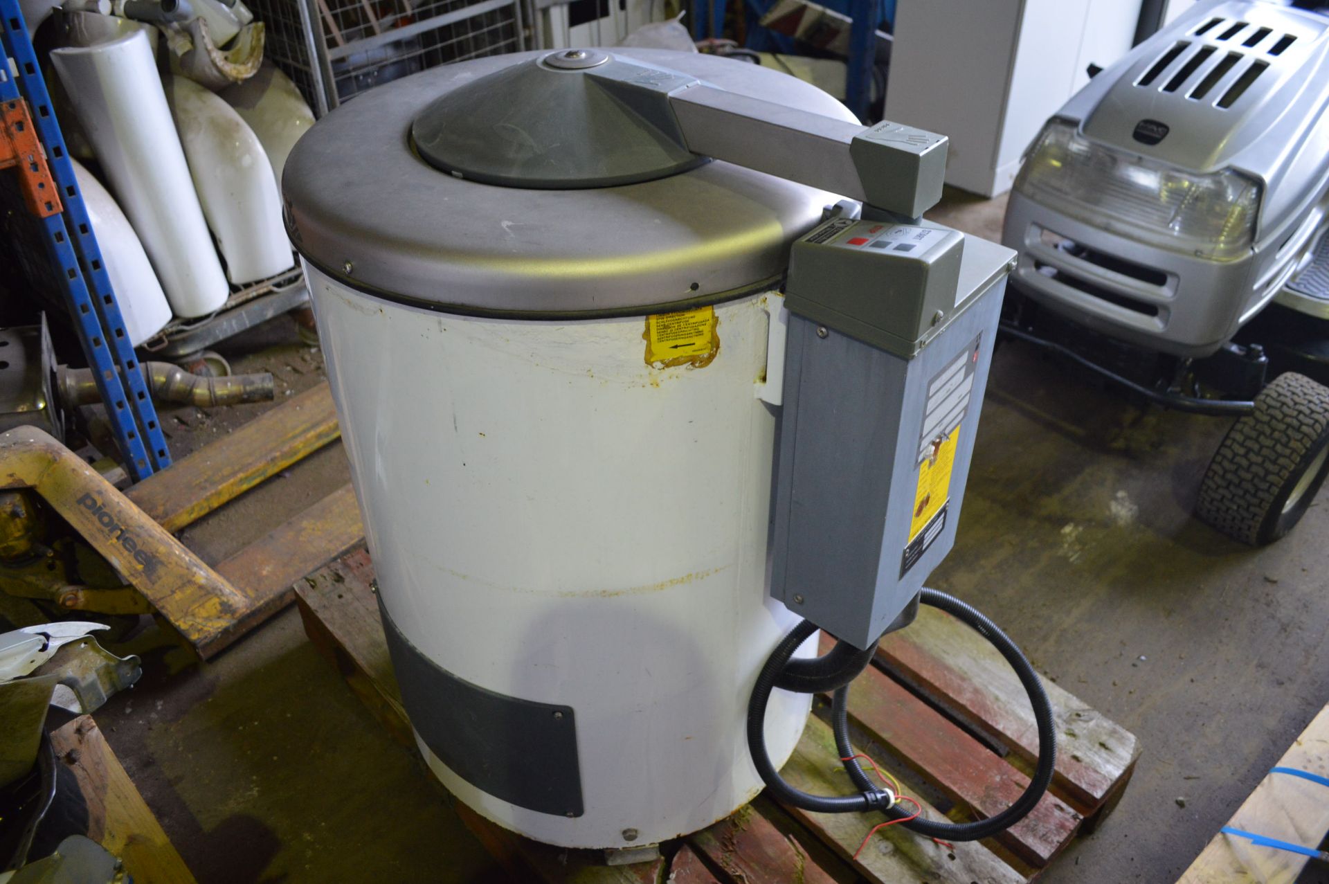 X4 INDUSTRIAL SIZE / HEAVY DUTY WASHERS AND DRYERS - UNTESTED *NO VAT* - Image 16 of 22