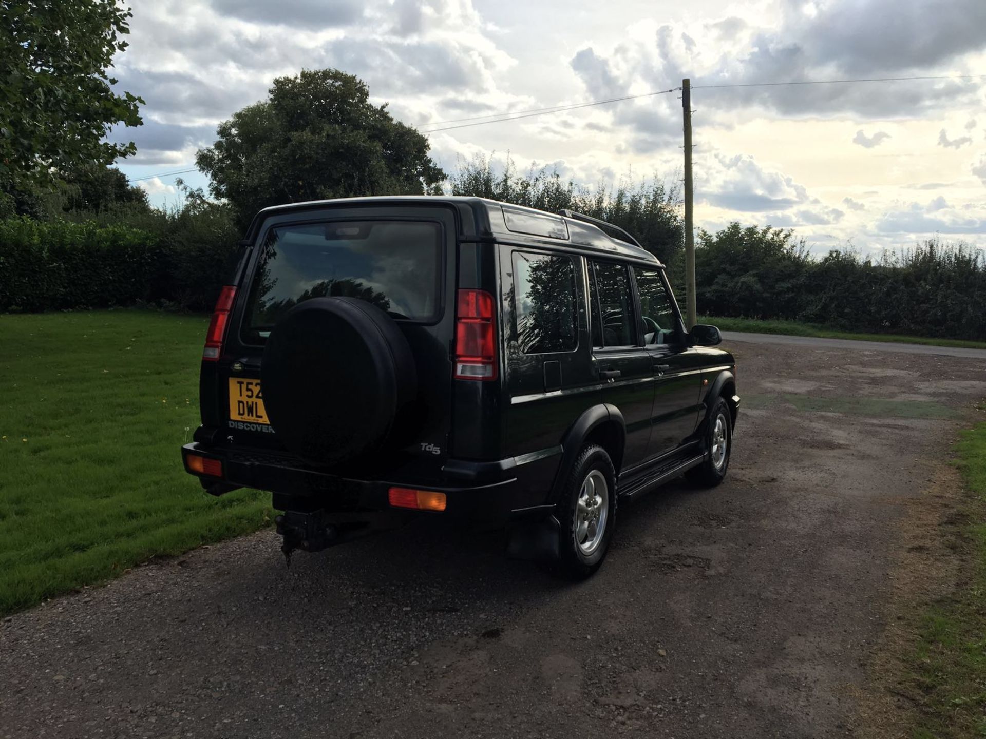 1999 REG LAND ROVER DISCOVERY GREEN, NEW ENGINE FITTED NOT LONG AGO AND COMES WITH NEW MOT *NO VAT* - Image 5 of 10