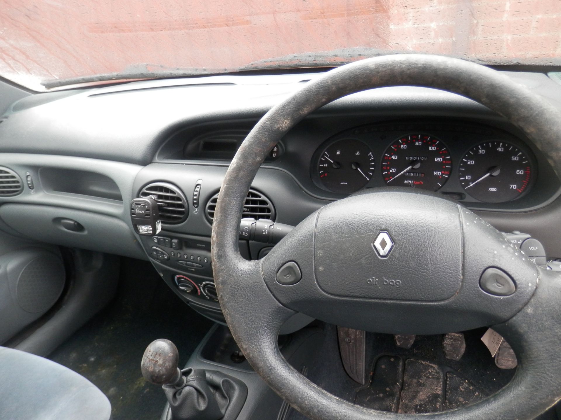 1996/P REG RENAULT MEGANE 1.6 PETROL, PX TRADE IN, WILL NOT START. TOO GOOD TO SCRAP !! NO RESERVE ! - Image 7 of 15