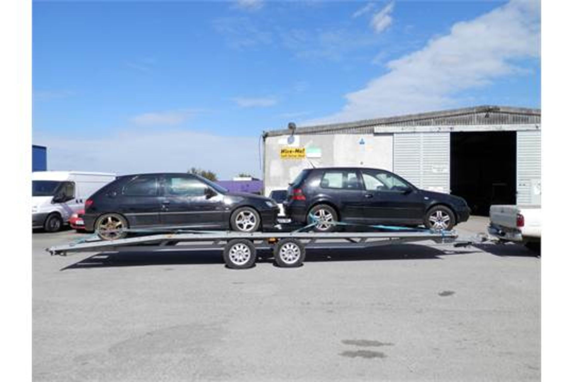 3400KG 2 CAR TRAILER, 2.5 TONNE CARRYING CAPACITY !! GOOD ALLOYS/TYRES & SPARE WHEEL. - Image 6 of 11