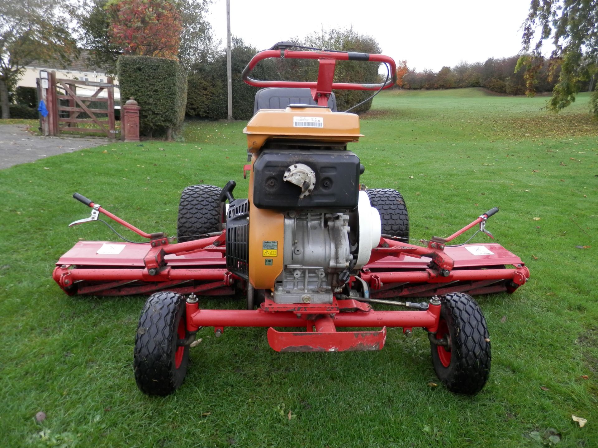 ALL WORKING SAXON TRIPLE MK2 RIDE ON MOWER, UPGRADED WITH GEARS, BRAKE PEDAL & DIFF LOCK. - Image 7 of 14