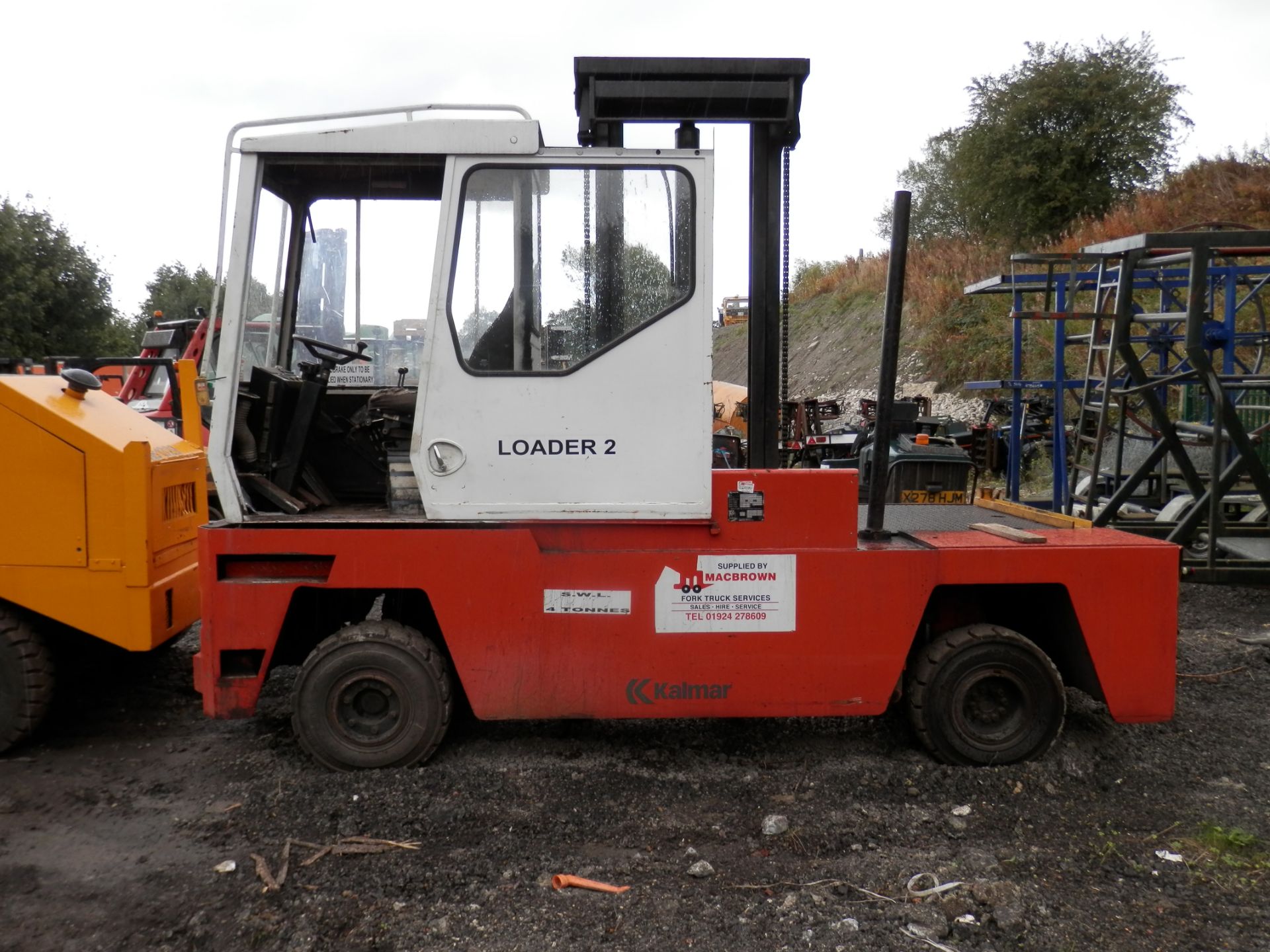 1997 WORKING KALMAR 4 TONNE SIDELOADER FORKLIFT. ONLY 6539 WORKING HOURS. - Bild 2 aus 9